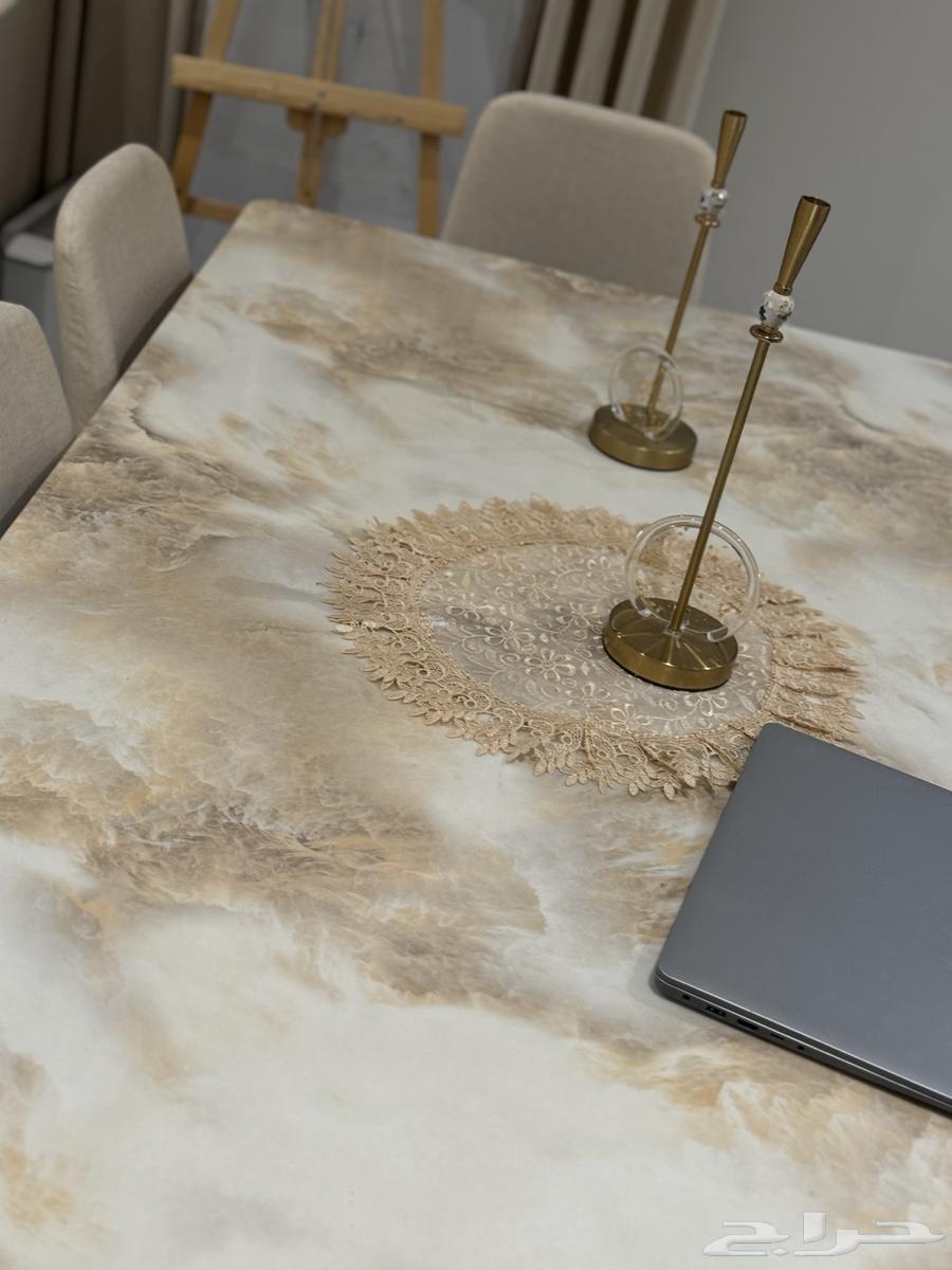 Dining table64471252252801111