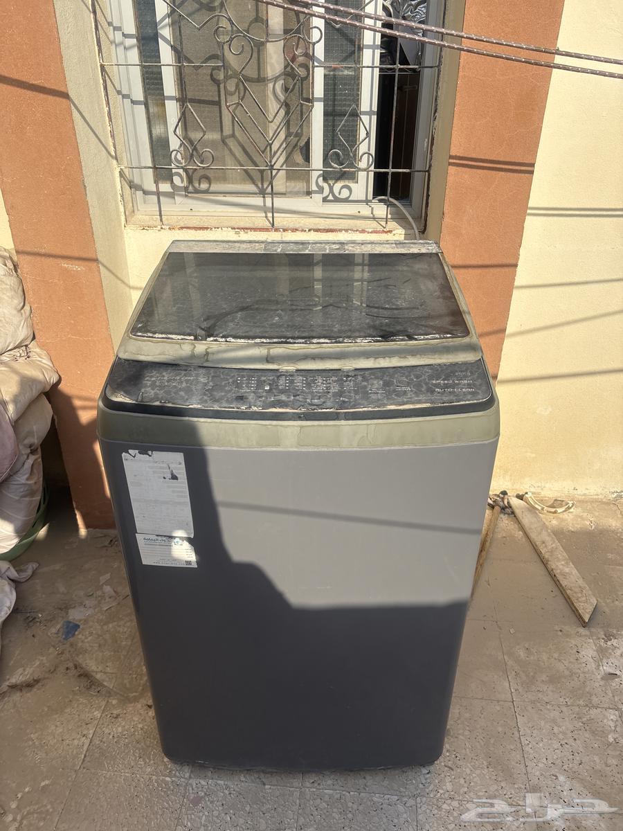 Two washing machines for sale, one manual and one automatic, priced negotiable64467913139074111