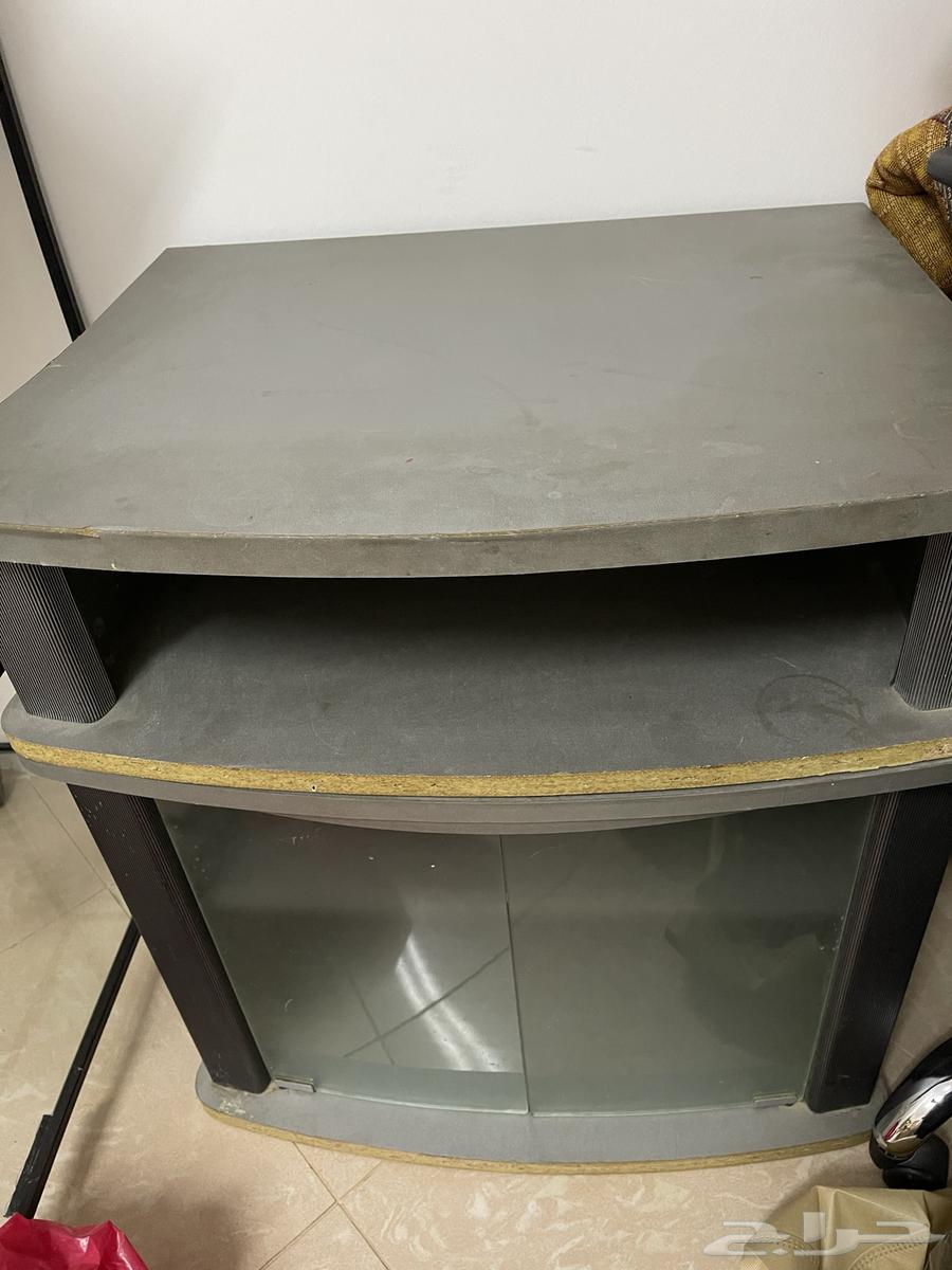 Two desks suitable for TV use64470856144898110