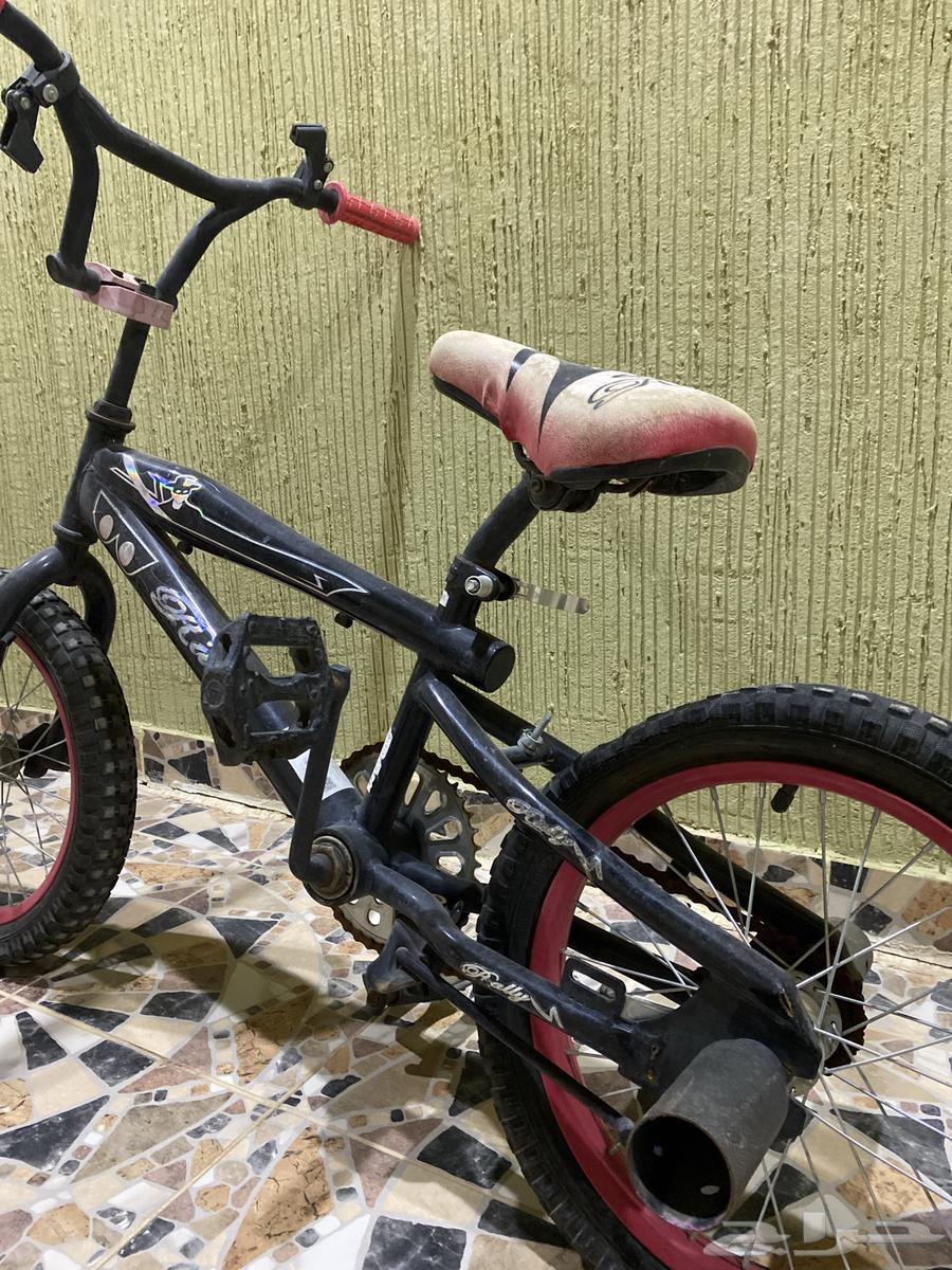 Red bicycle size 17 or 18, tires are deflated but just need inflation64470416133250113