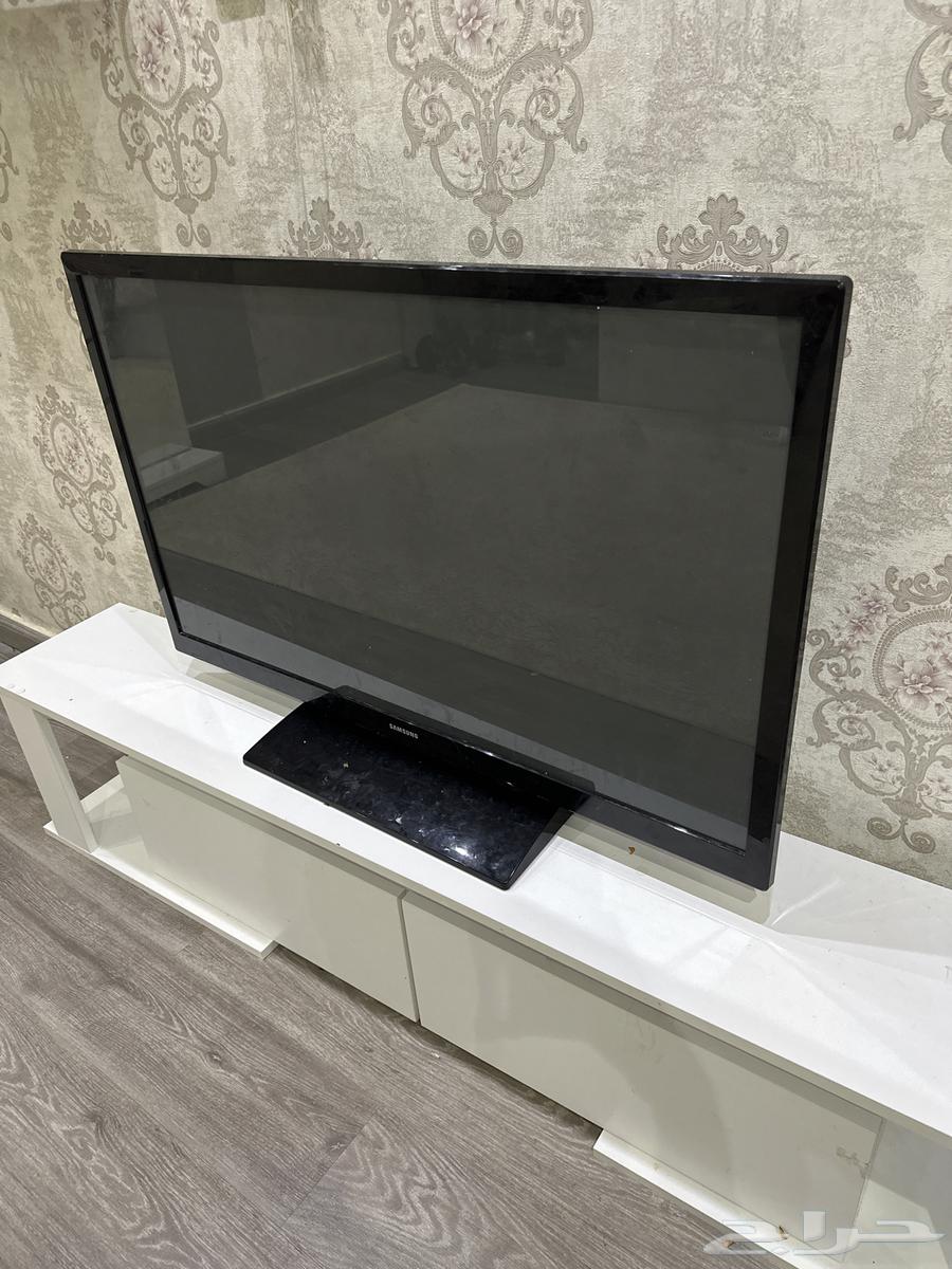 For sale, there are two screens, one small 32 inches and this one is 40 inches64469879199106110