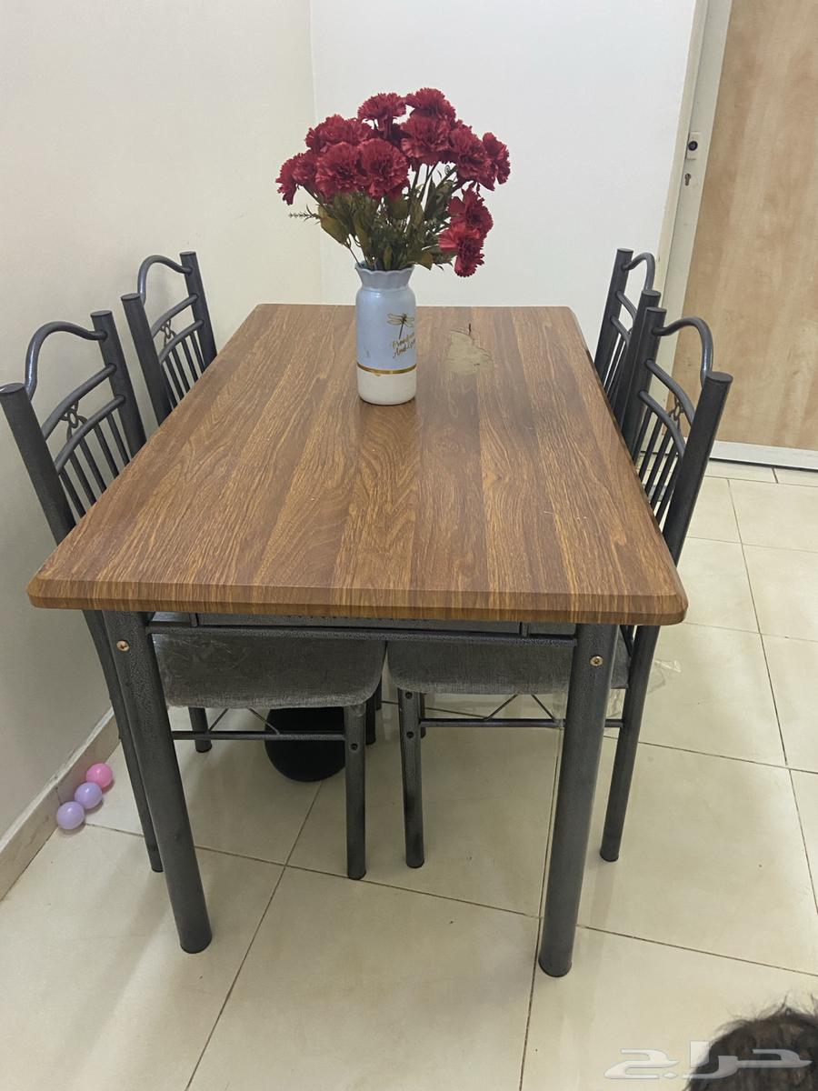 9 cubic feet refrigerator with dining table and four chairs64467522323202110