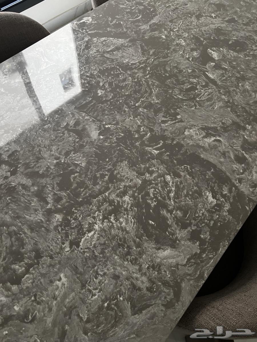 Marble dining table from Al Raqeeb with 8 chairs64468231499011111