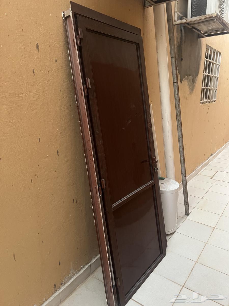 باب حمام ألمنيوم لون خشبي للبيع64464916079874110