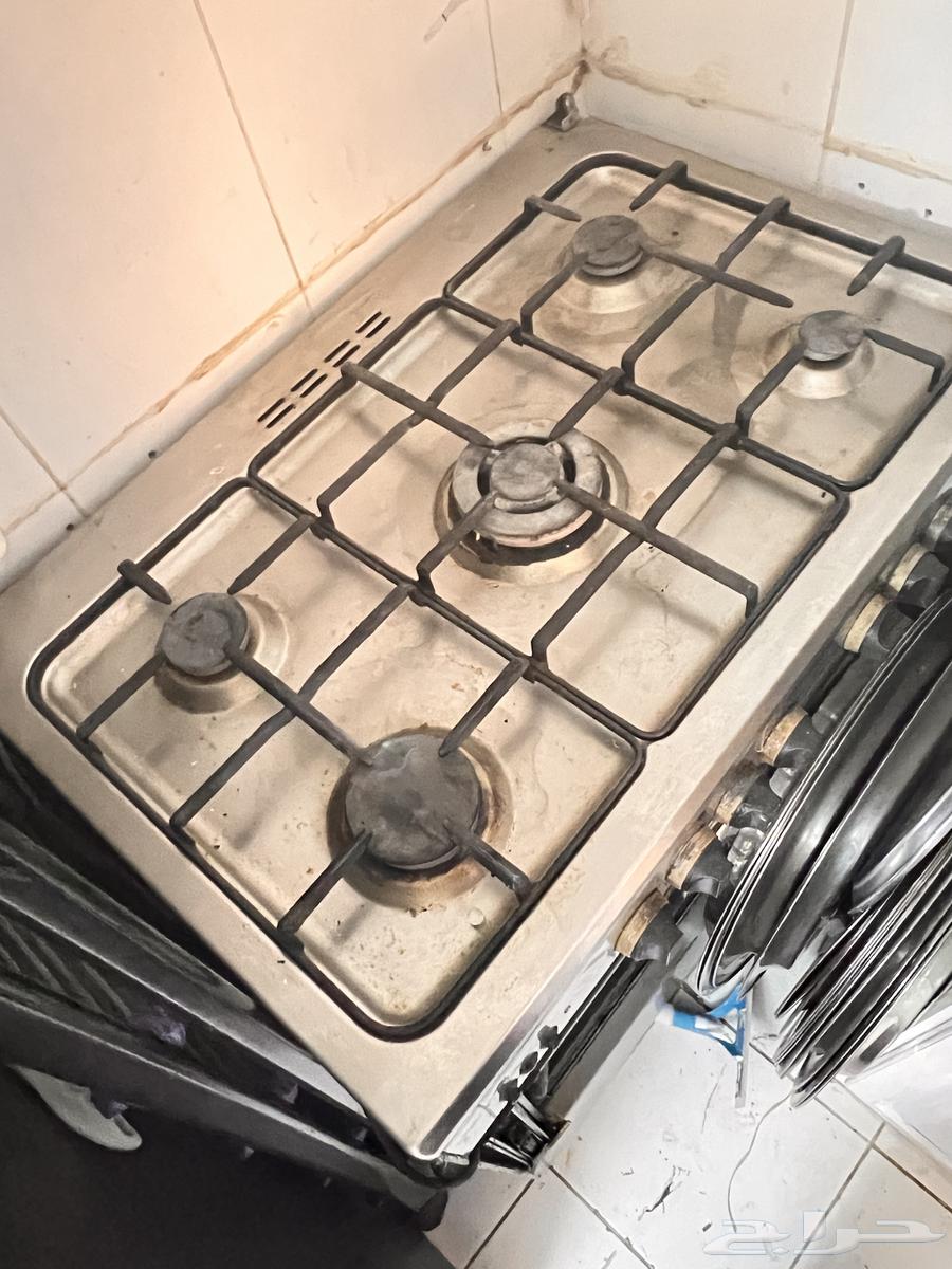 ملابس وأثاث مستعمل للبيع64470333605122111