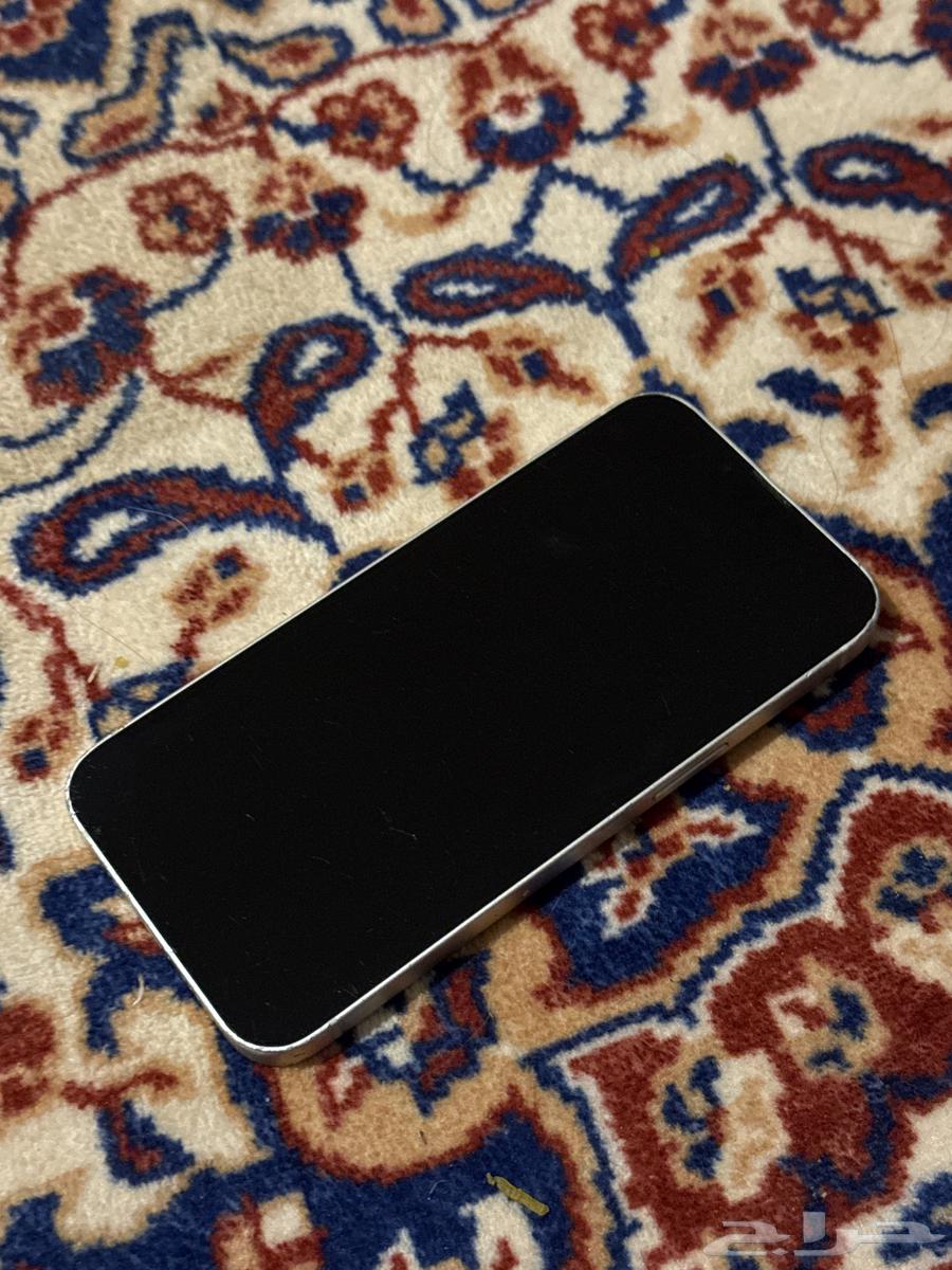 Regular iPhone 1364465898996098110