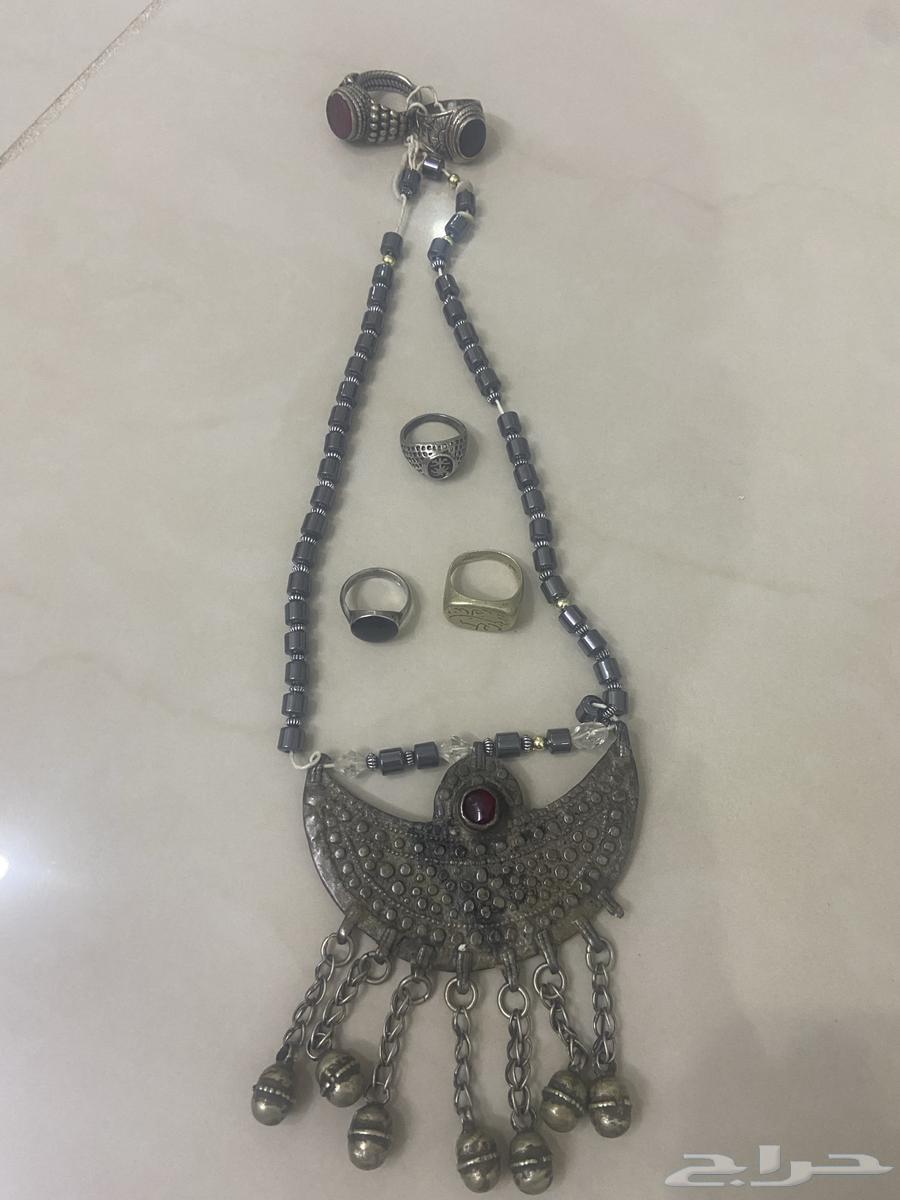 فضه وخواتم قديمه للبيع64469418011139111