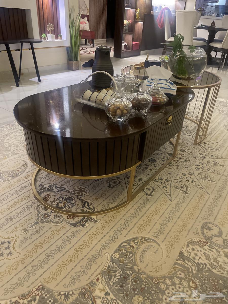 Sofa with table64469529629315113