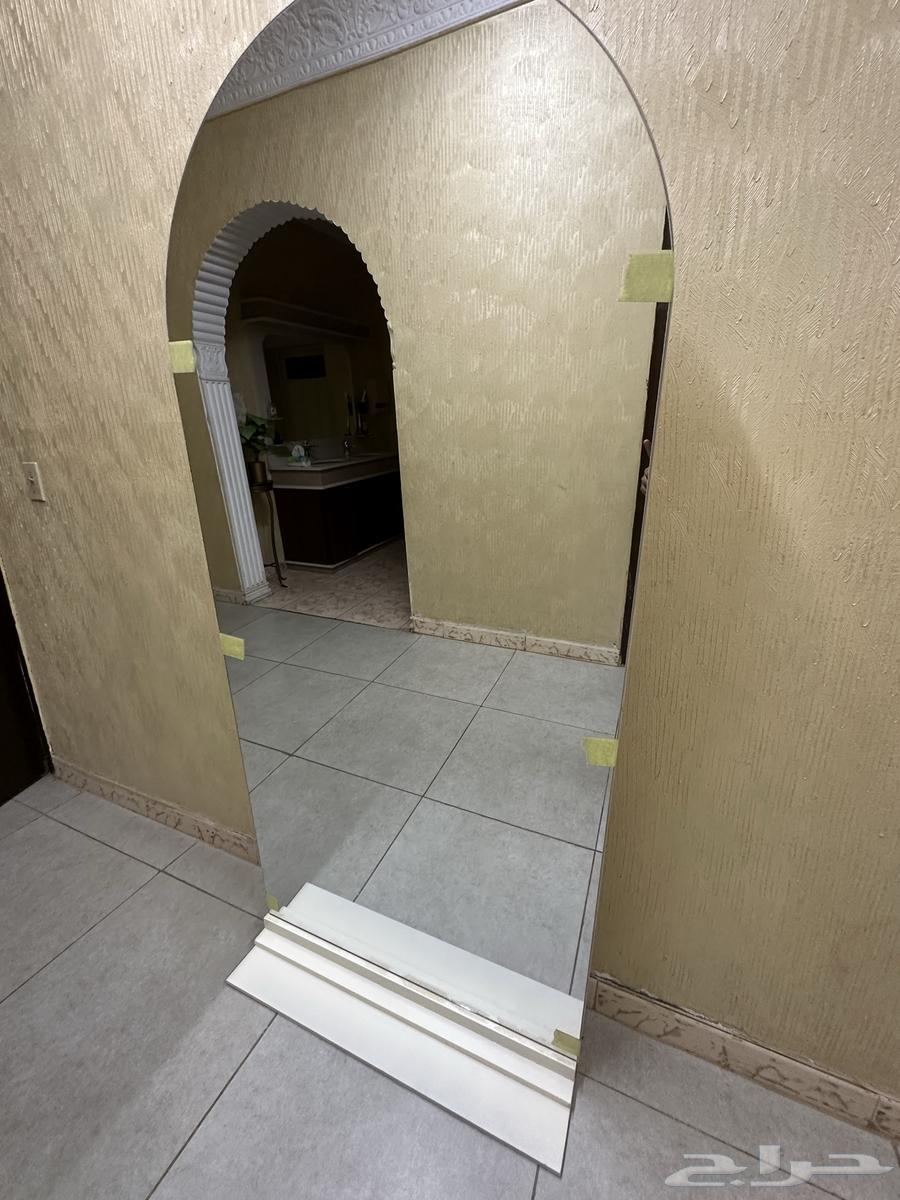 مراية شبه جديدة64470525436802112