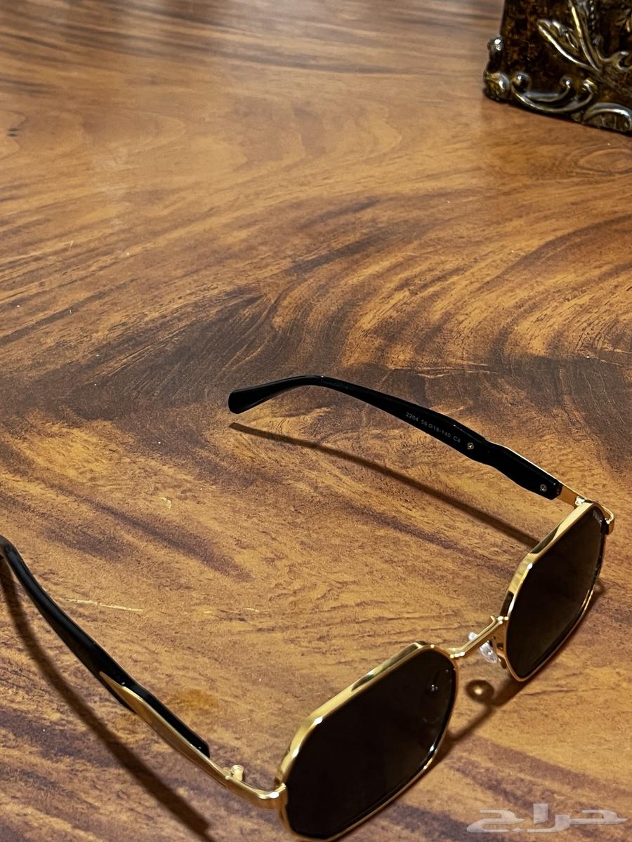 نظارة شمسيه برادا64471335115138111