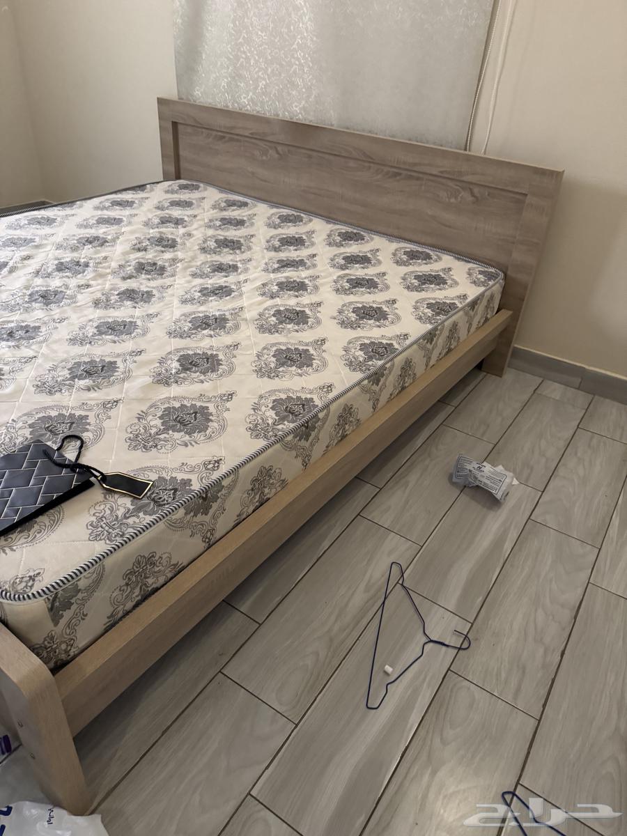 One window air conditioner size 18, one single sofa bed64466291509378112