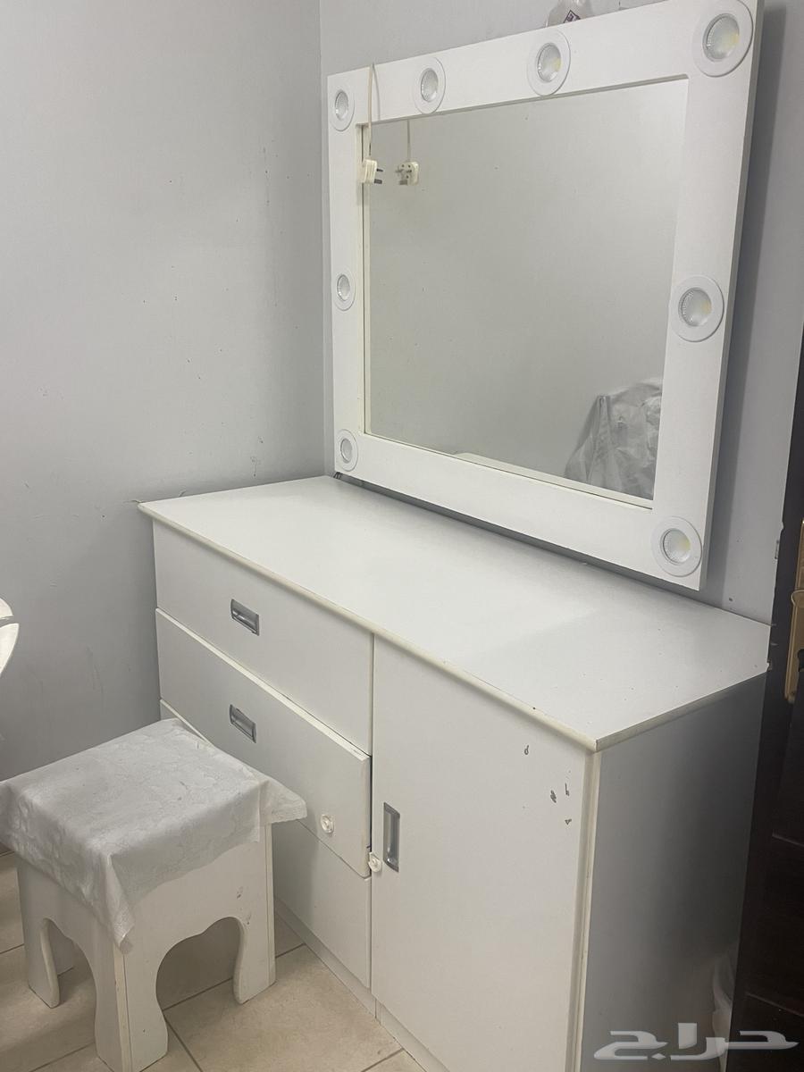 للبيع غرفه نوم مع دولاب64465311179265112