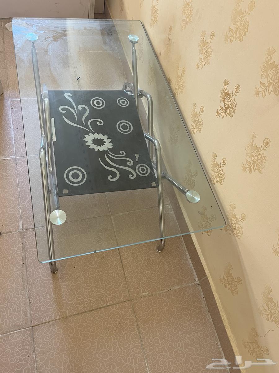 دولاب وسرير وطاولة قزاز بحاله جيدة64467439324162112