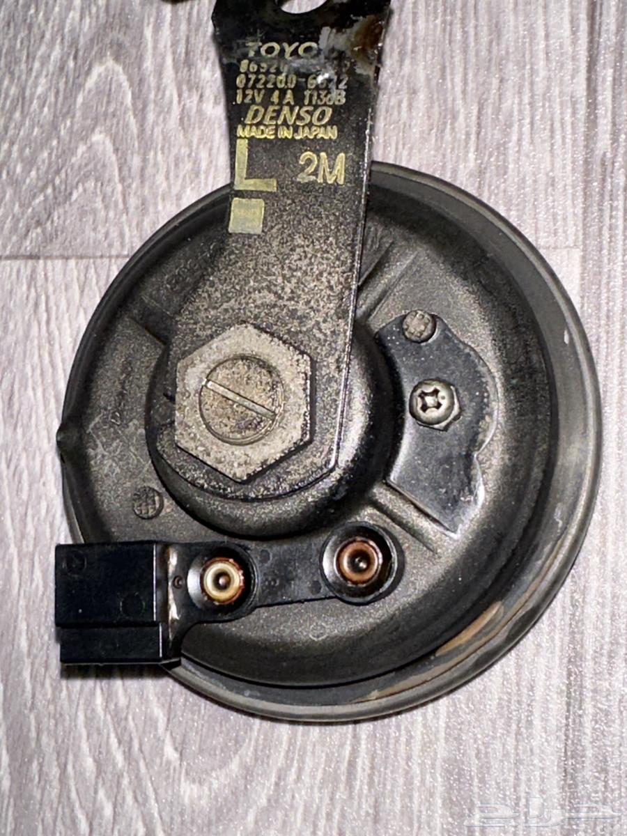 بوري لكزس ختم اصفر64643996884609113