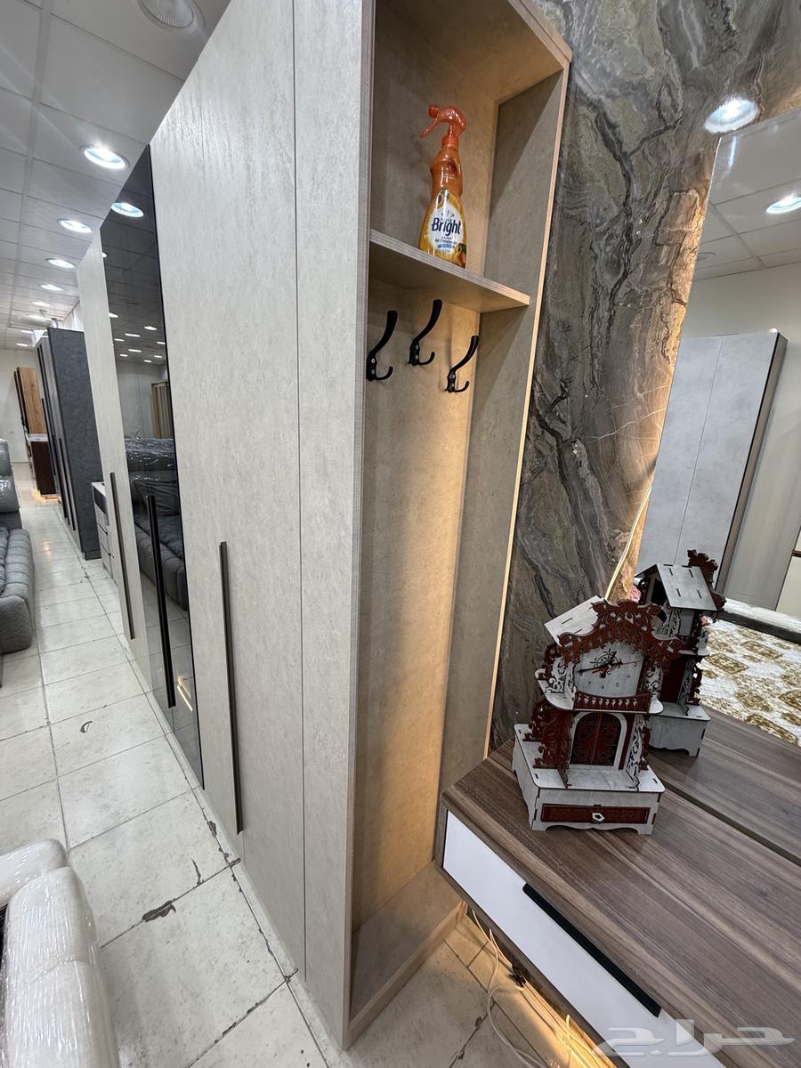 Offering a complete bedroom set, two of them on offer for 3500, any room for 350064469126483713113