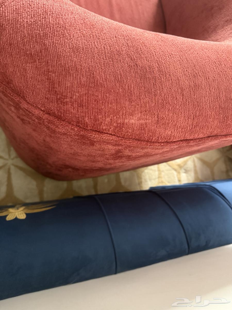للبيع كرسيين مخمل64451163219970114