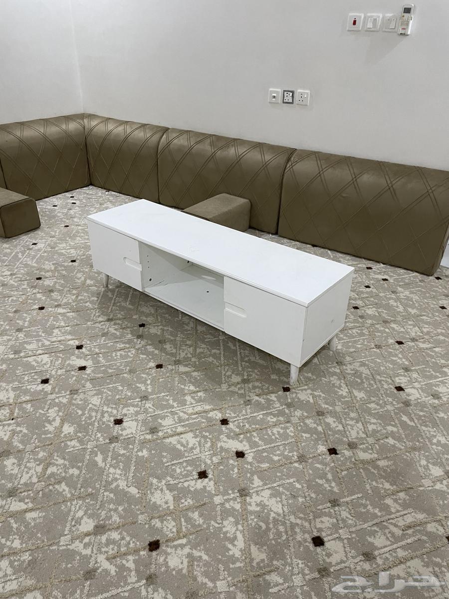 طاوله مستخدم للبيع الي في المهدية انا اجيبها لك مجانا64467522423554111