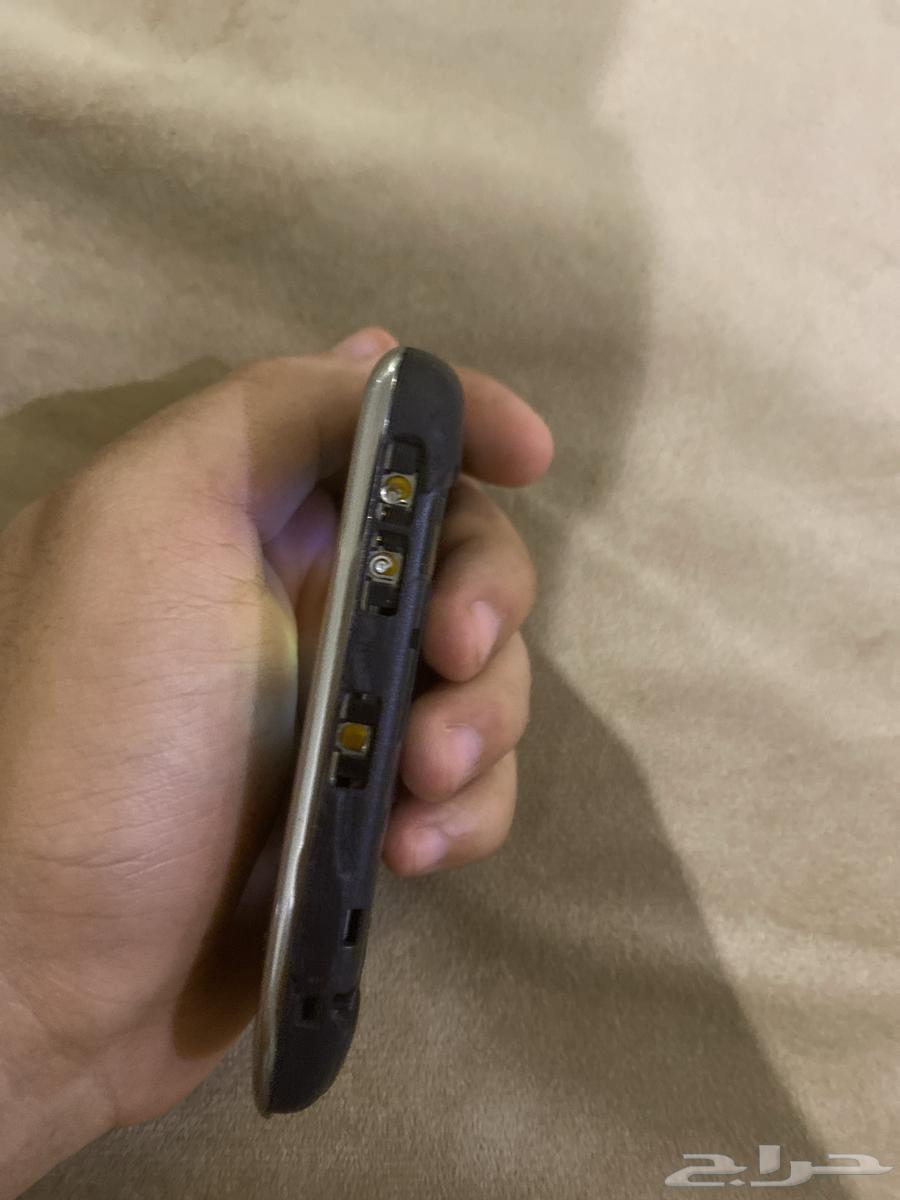 بلاك بيري على السوم كل شي شغال و ممتاز بس بدون غطى64471020483585111