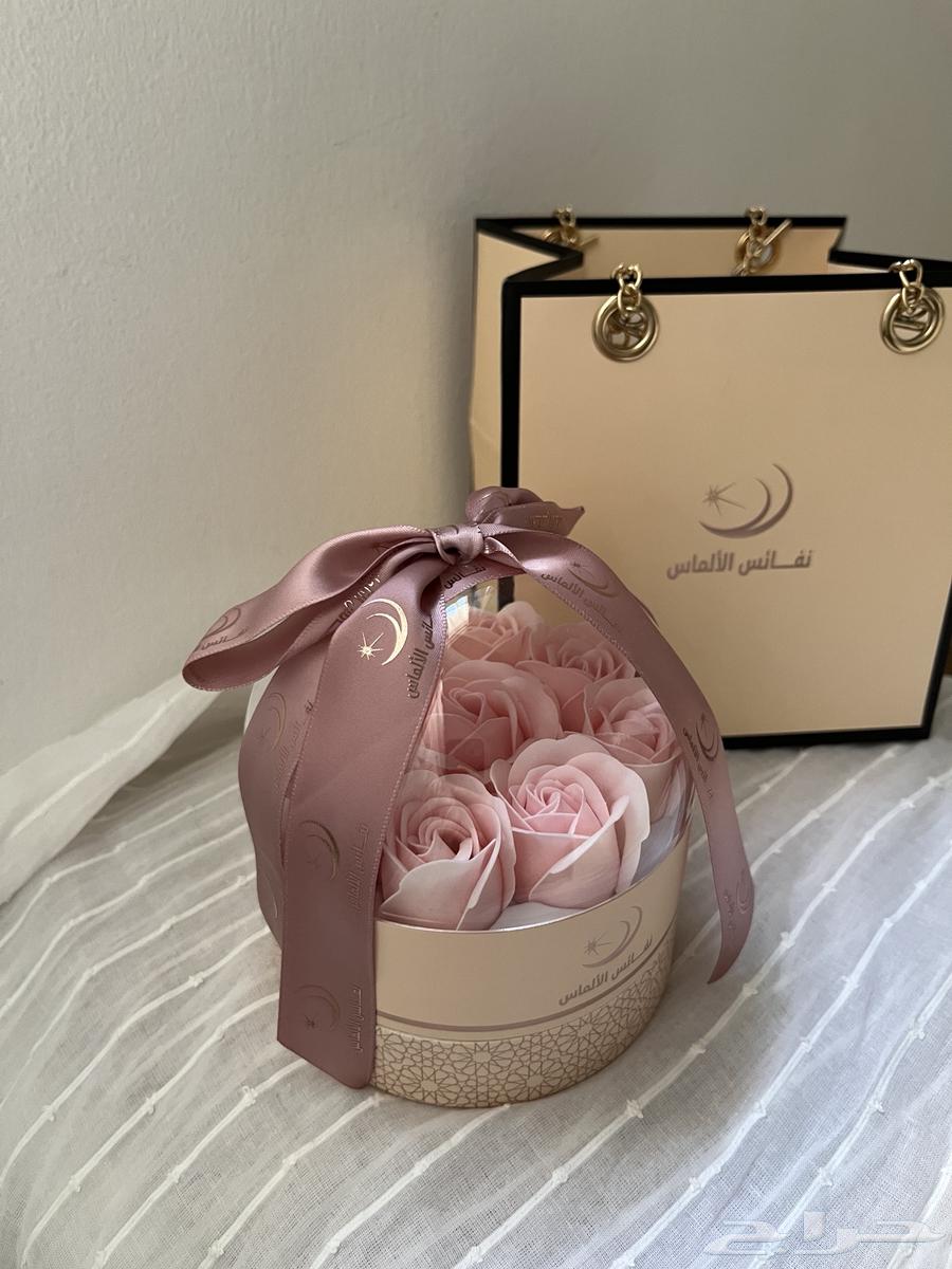 علبة هدايا جديدة64471211559041113