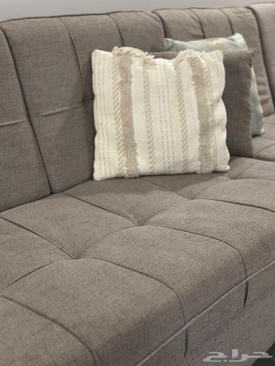 كنب صاله مكون 6 قطع نظيف جدا وشبه جديد فيه زر طايح واحد بس64468412226051111