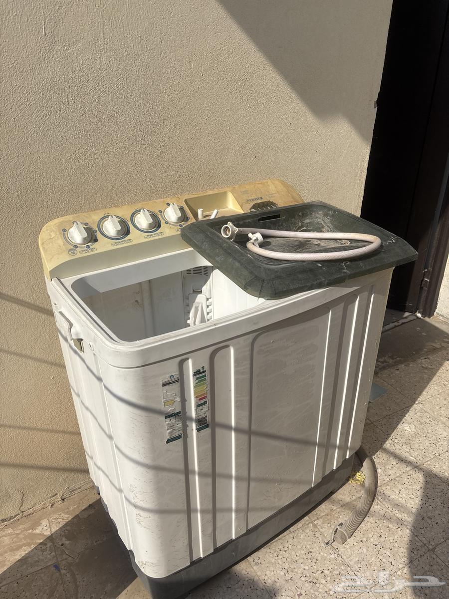 Two washing machines for sale, one manual and one automatic, priced negotiable64467913139074110