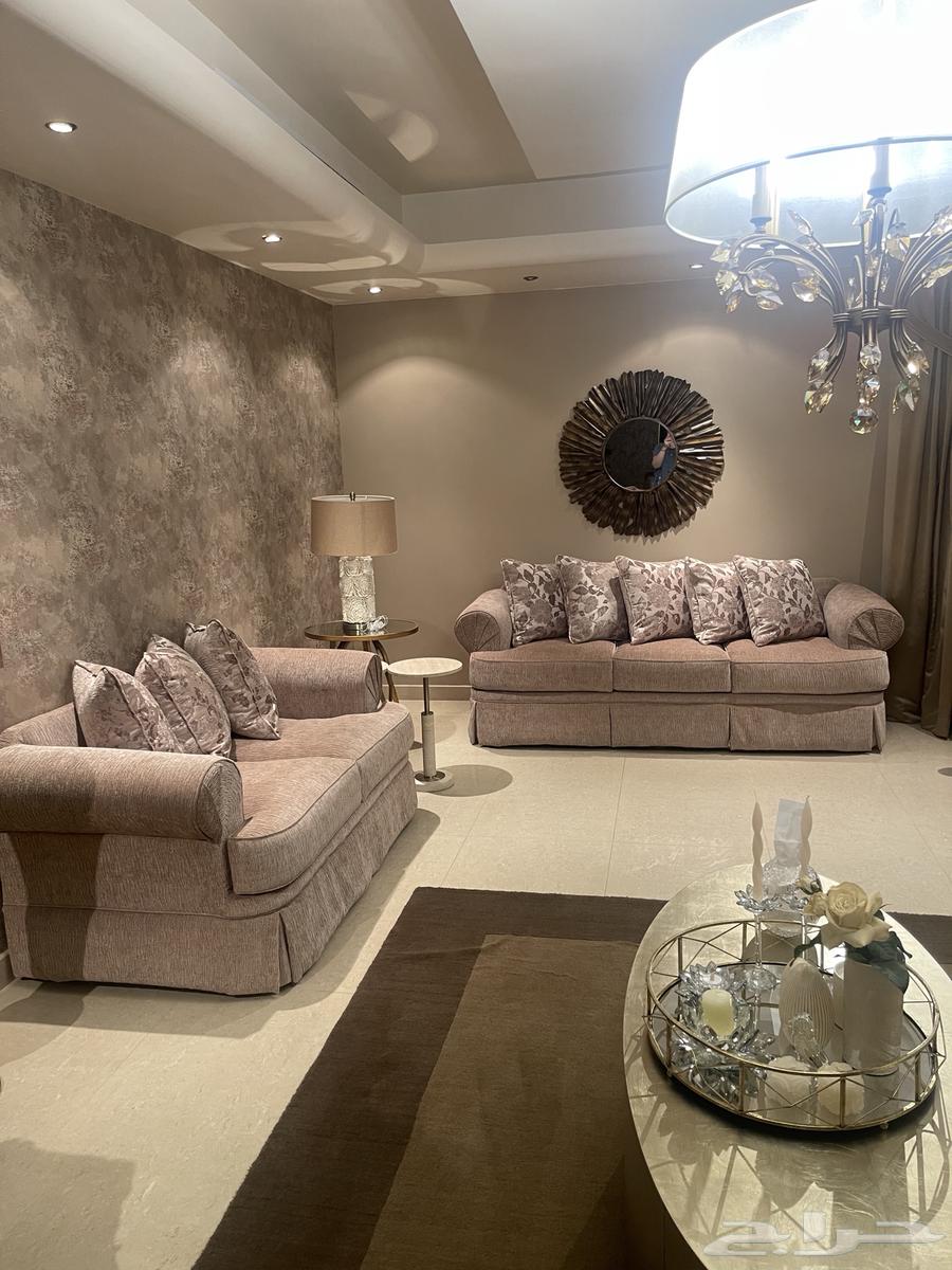 Two combined sofa sets with a carpet64467830212098114