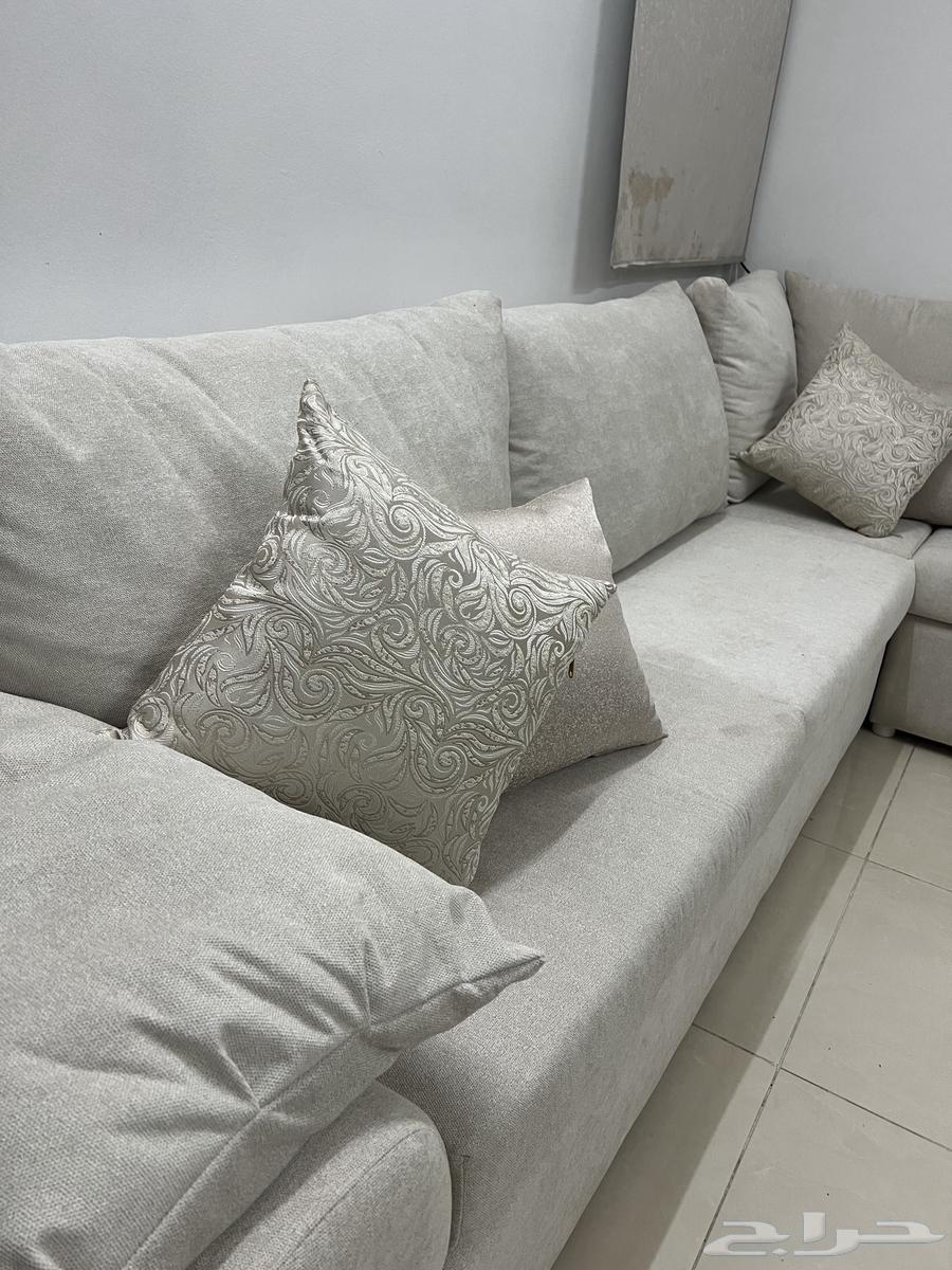 New unused sofa64471116163842112