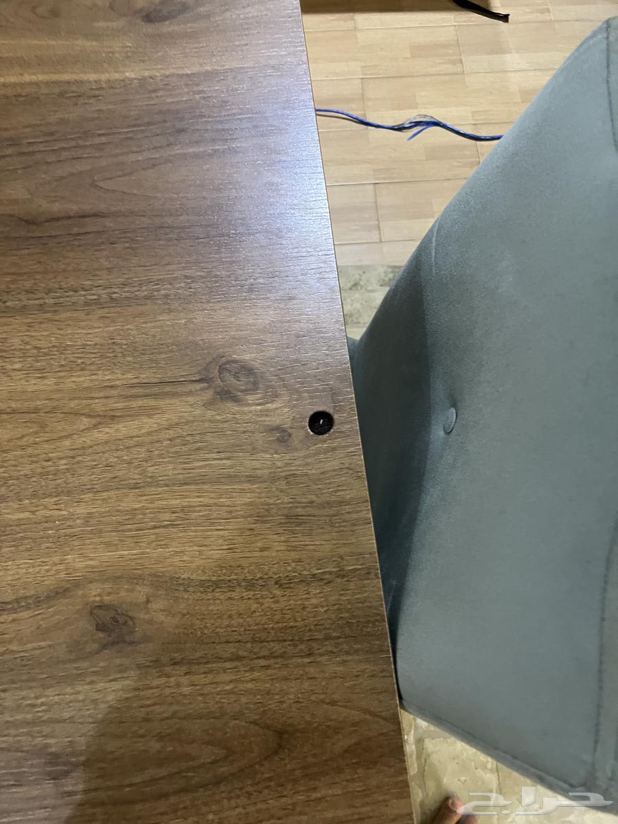 طاوله طعام بحاله جيده مع 6 مقاعد للبيع64469920936323113