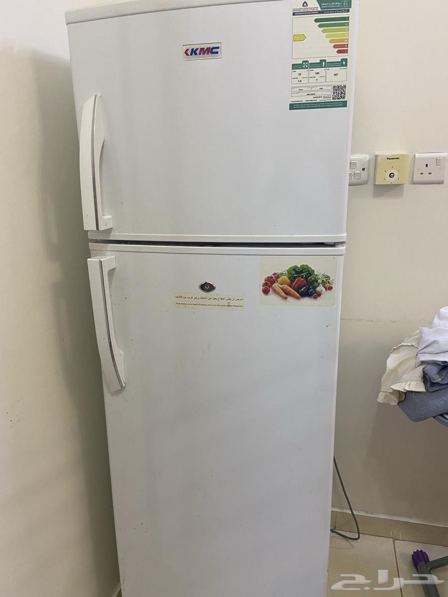 9 cubic feet refrigerator with dining table and four chairs64467522323202114