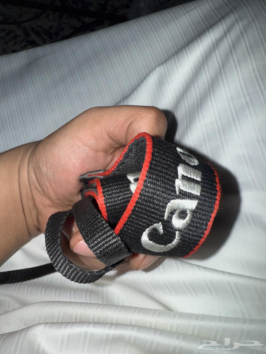 Canon EOS 200D Camera with Touch Screen64428093565954112