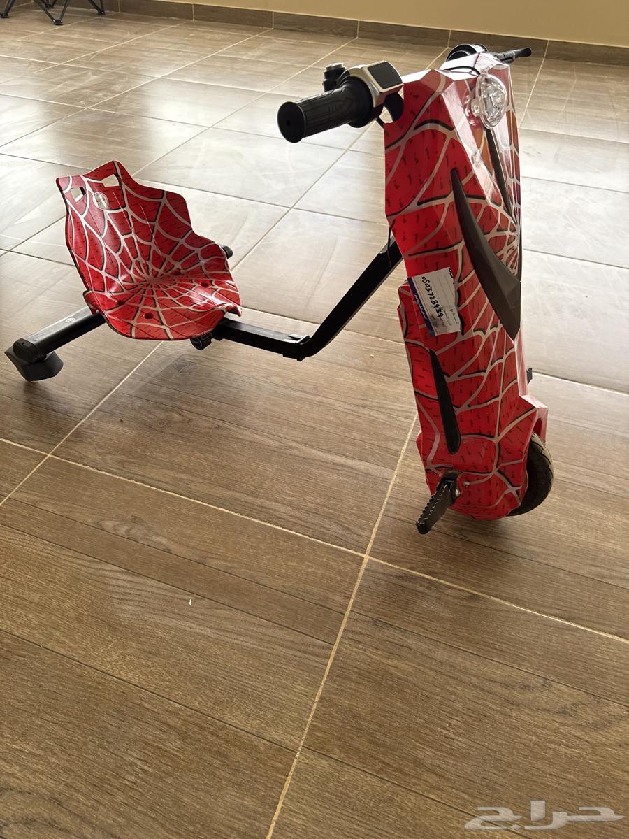 Red scooter with low usage64468092931970111