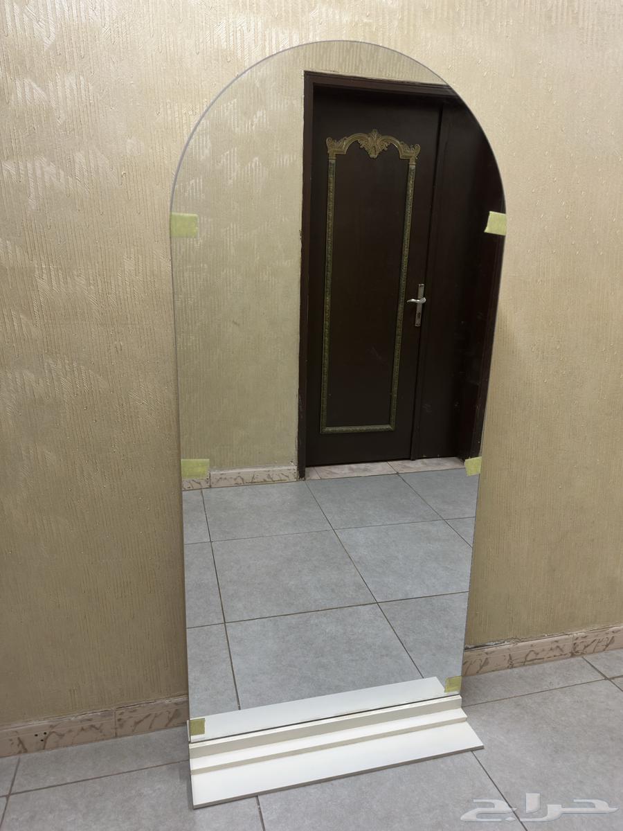 مراية شبه جديدة64470525436802110