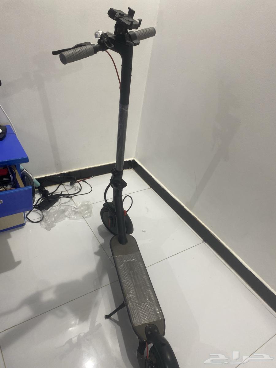 Used electric standing scooter, used for 3 months with all accessories included64469837086977110