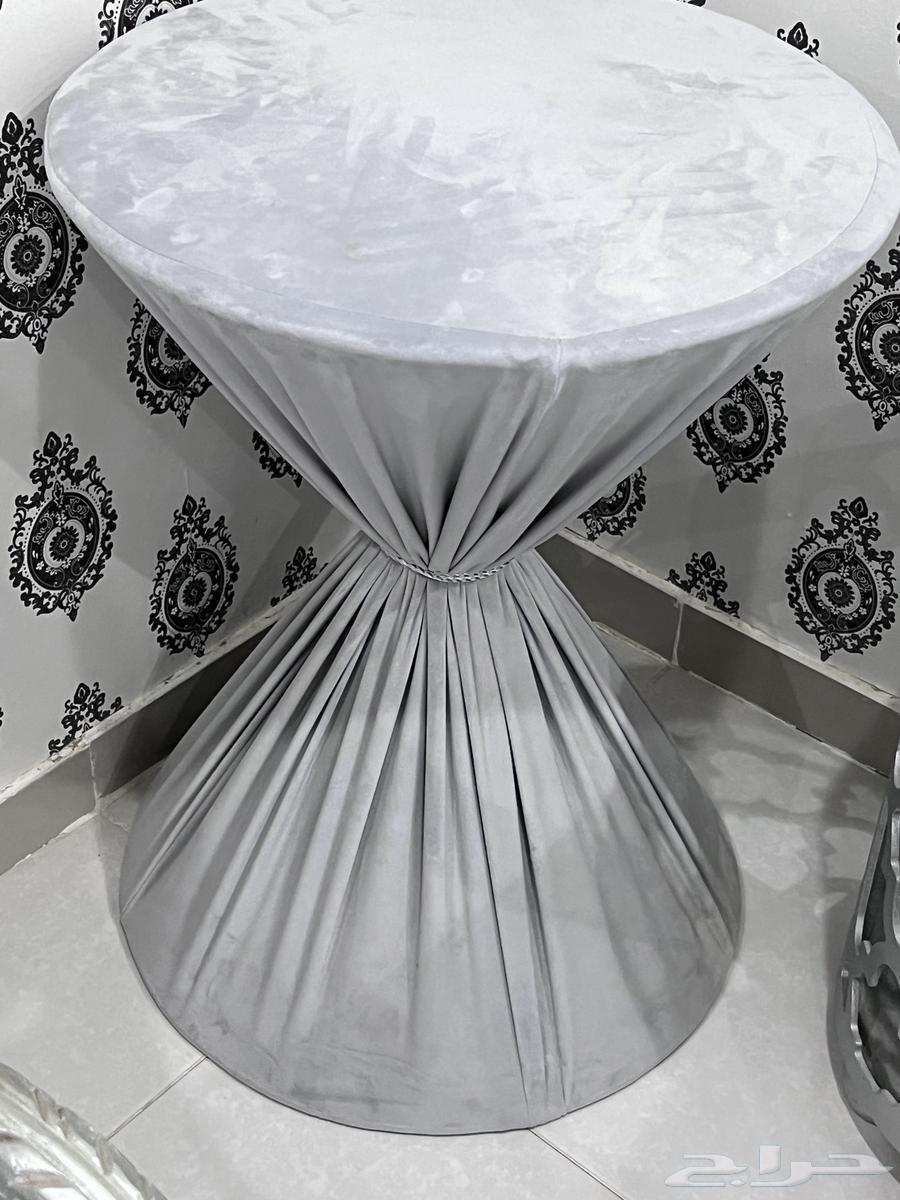 للبيع كنب مجلس كامل مع ملحقاتة64471184642563111