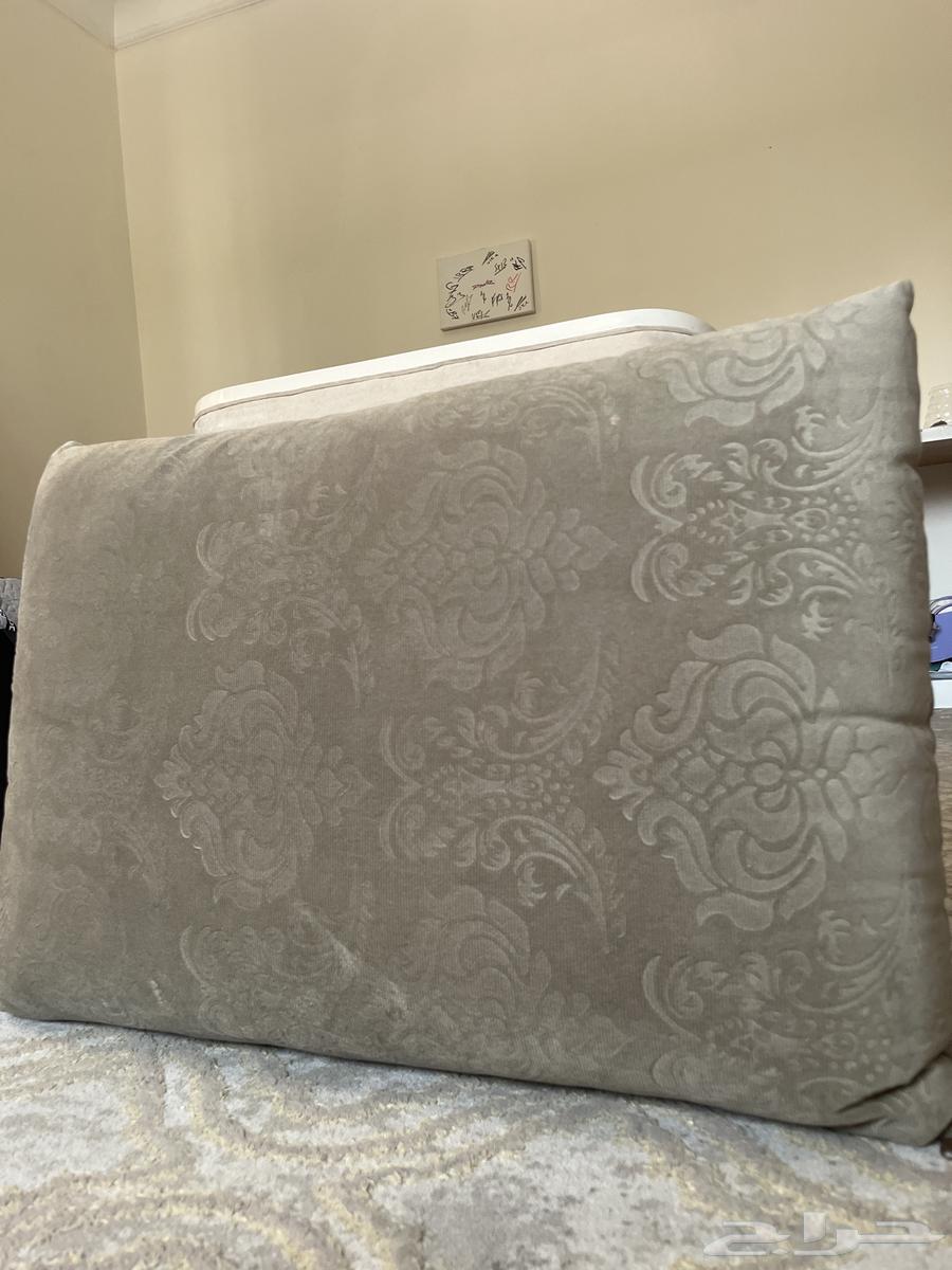 Used cushions, clean usage64466600581891110