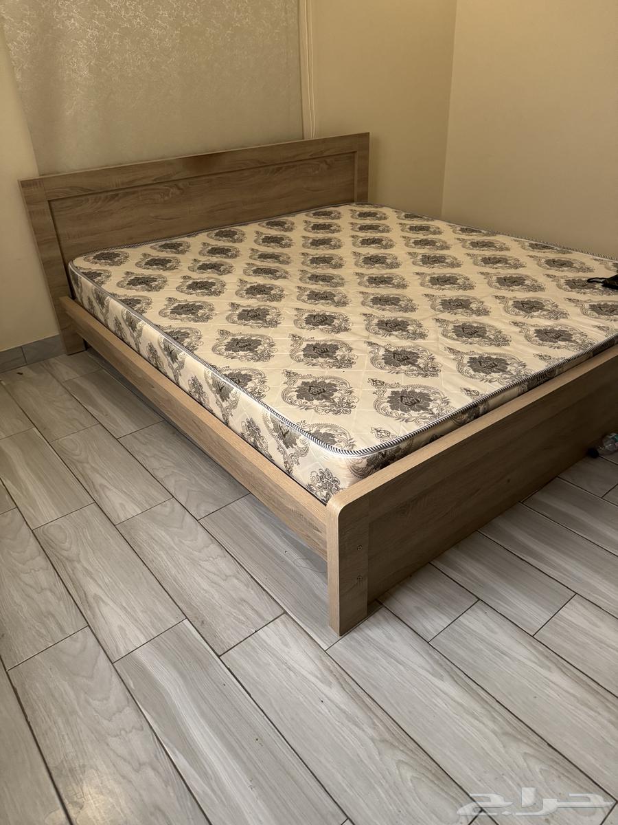 One window air conditioner size 18, one single sofa bed64466291509378110