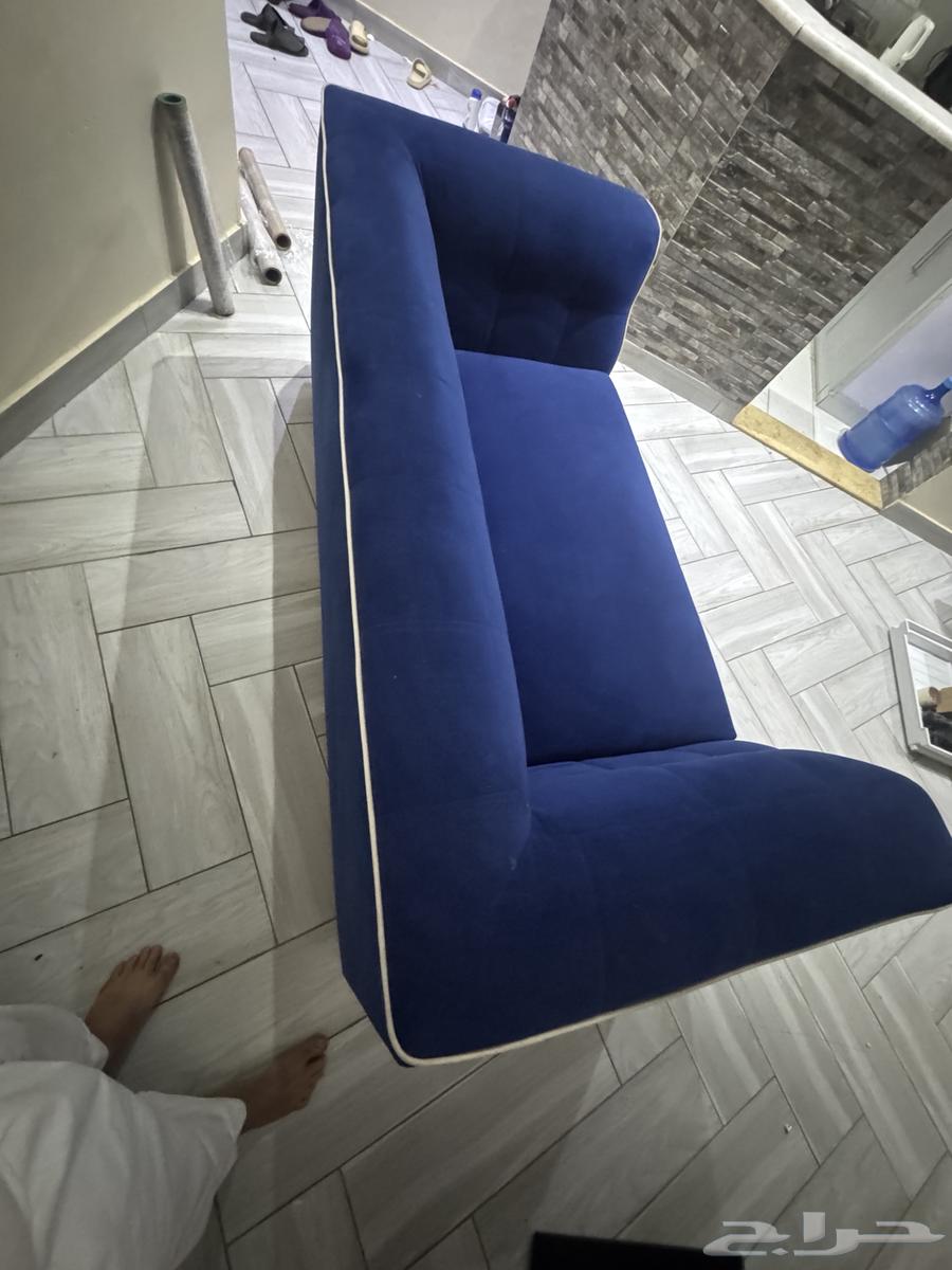 One window air conditioner size 18, one single sofa bed64466291509378113