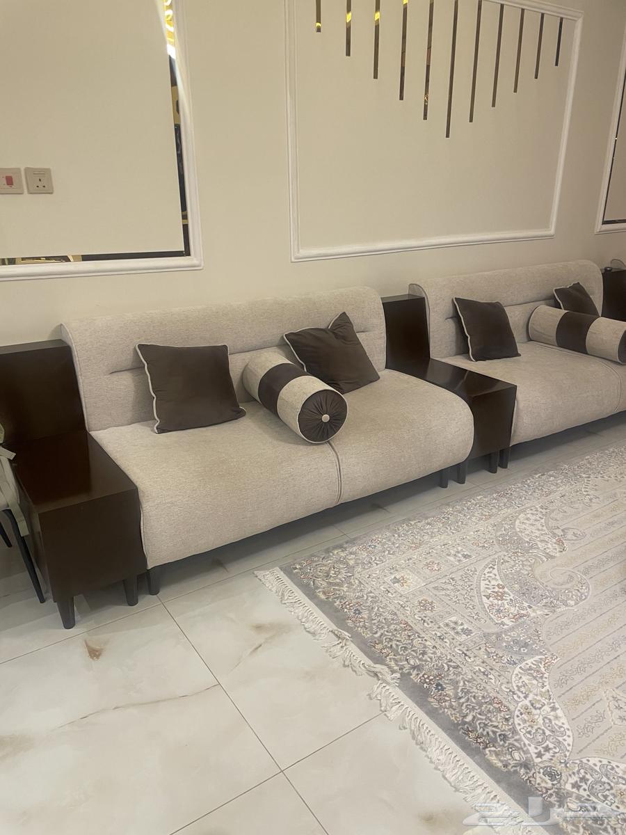 Sofa with table64469529629315110