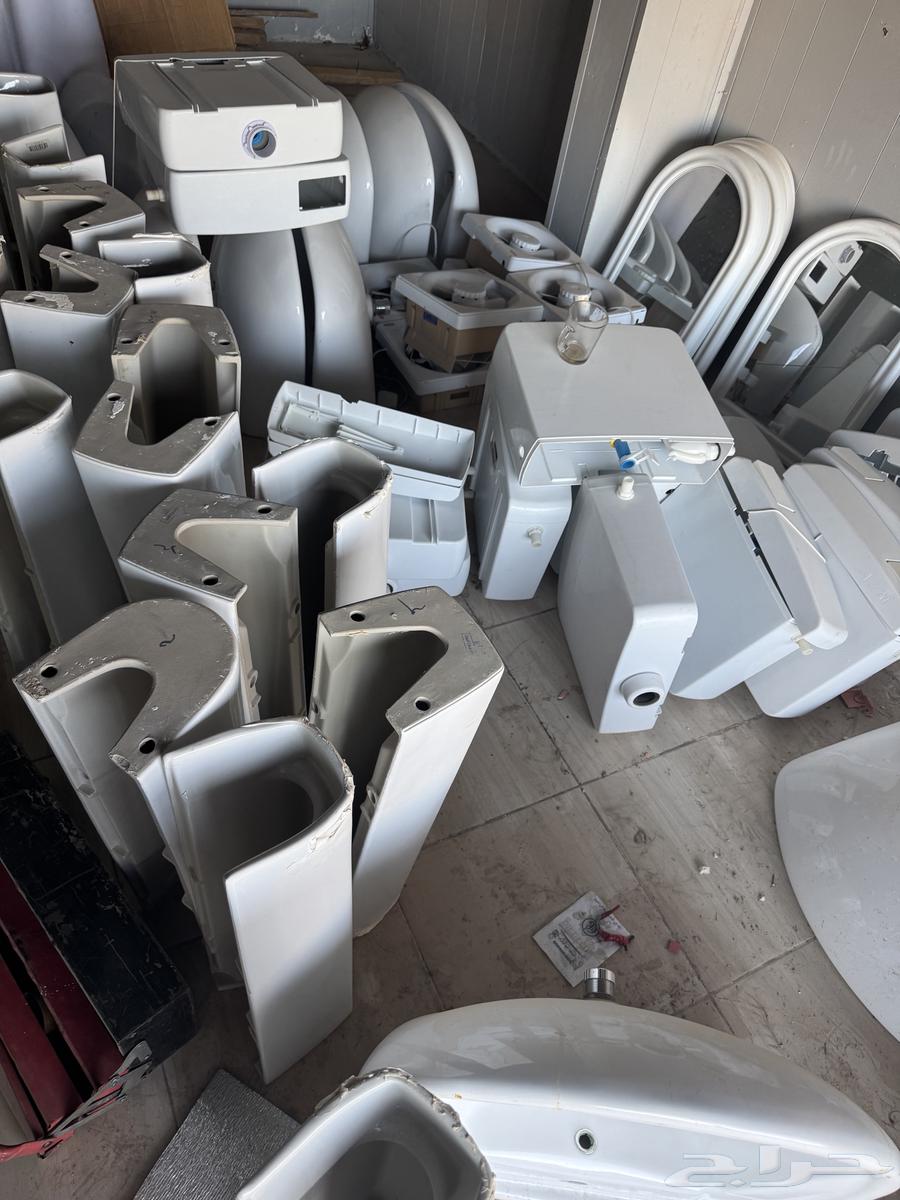 Ceramic sinks with mirrors, quantity 1564465730921091111