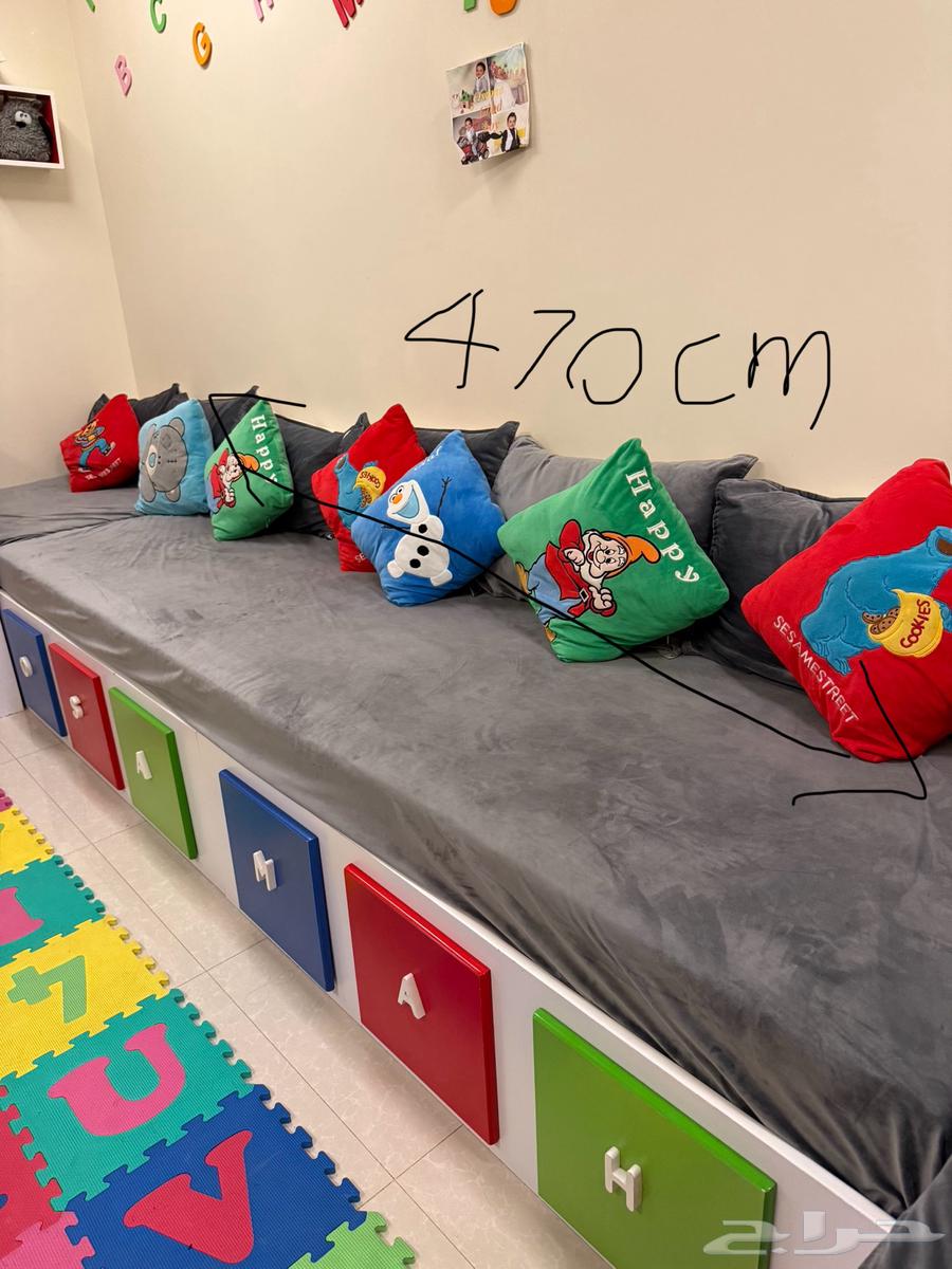 Sofa that is like a bed with storage drawer, strong mattress, and pillows included64465353424771114