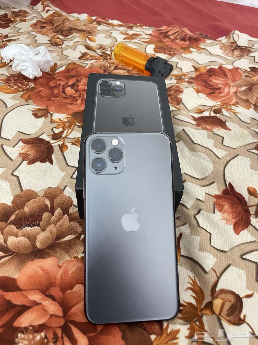 iPhone 11 Pro with all accessories64465339281667114