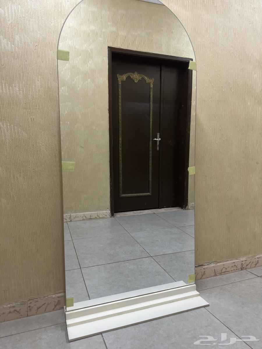 مراية شبه جديدة64470525436802111