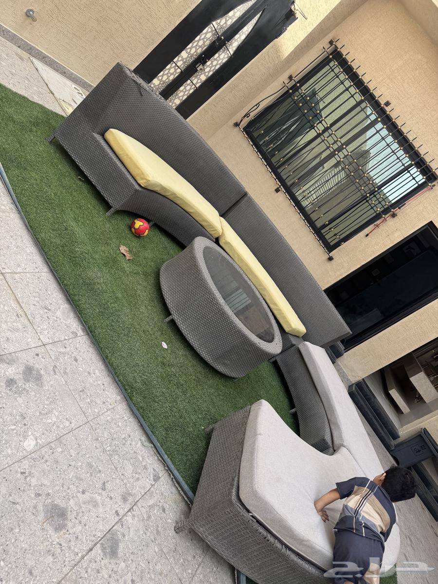 Circular seating from Sultan's Gardens64468650447874112