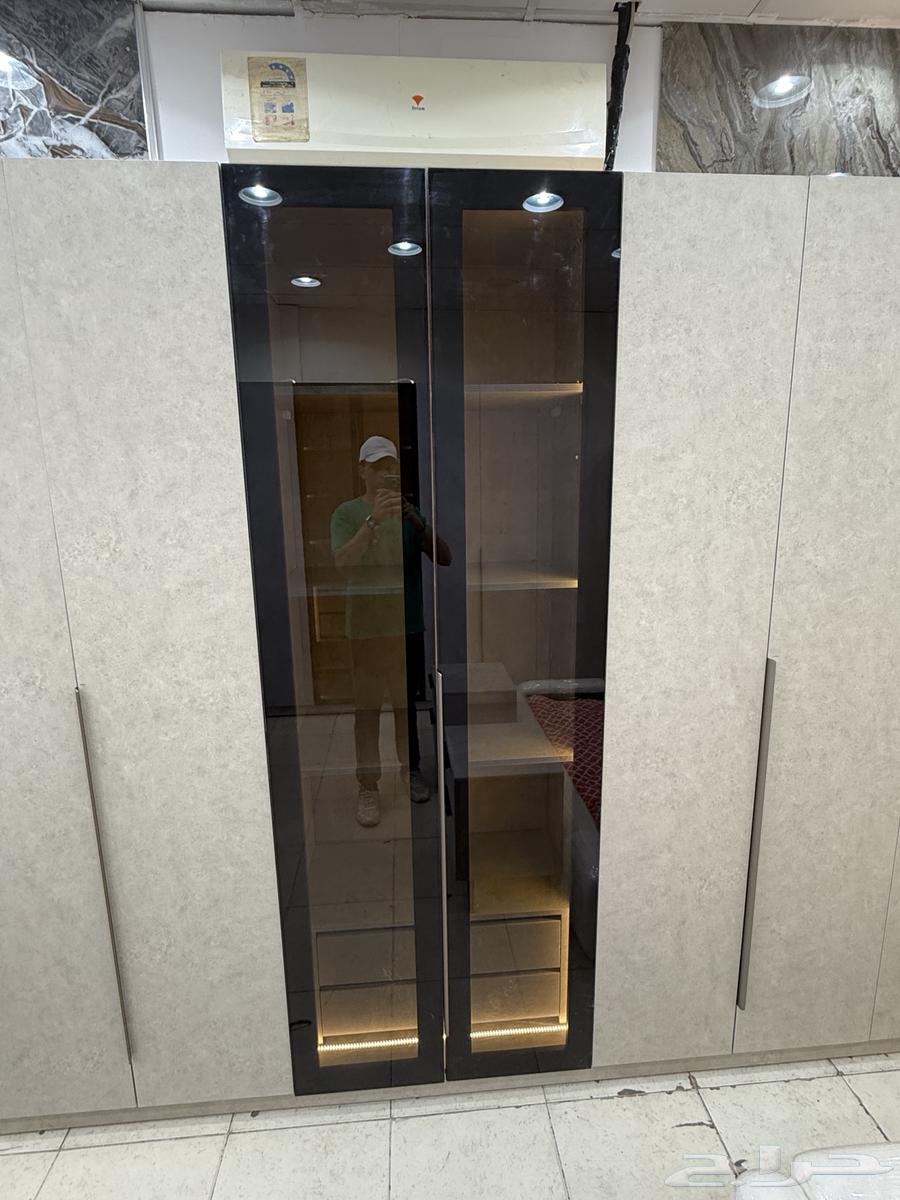 Offering a complete bedroom set, two of them on offer for 3500, any room for 350064469126483713111