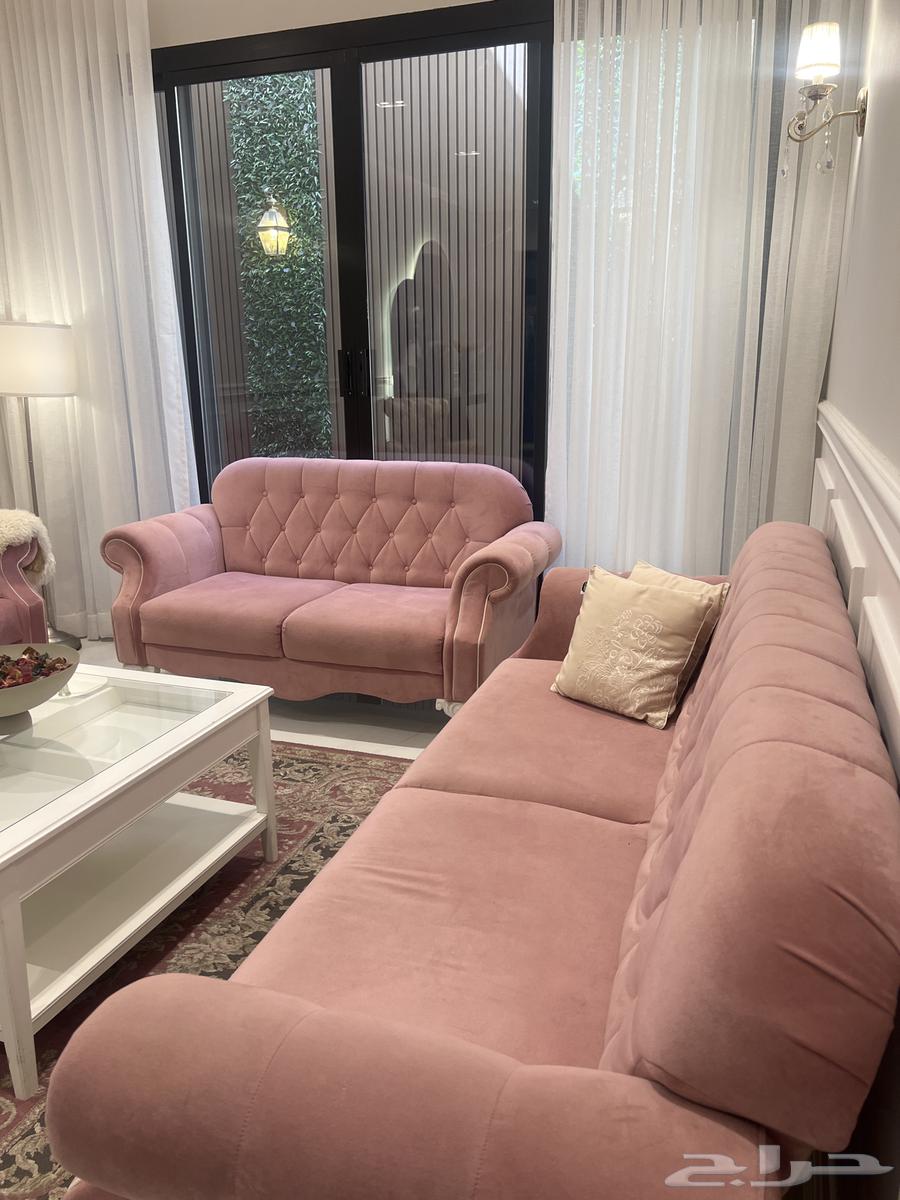 New sofa in excellent condition64467397434754110