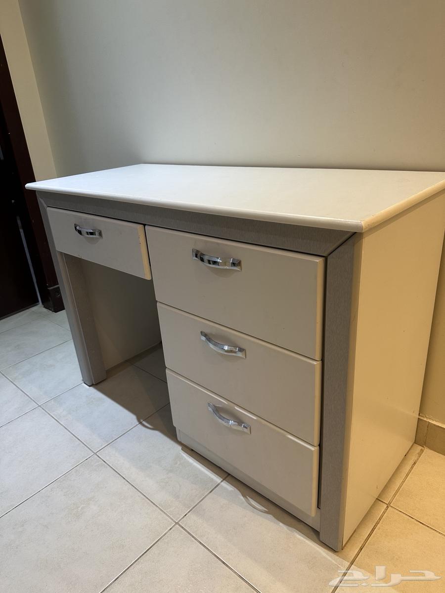 Office desk64468831538947111