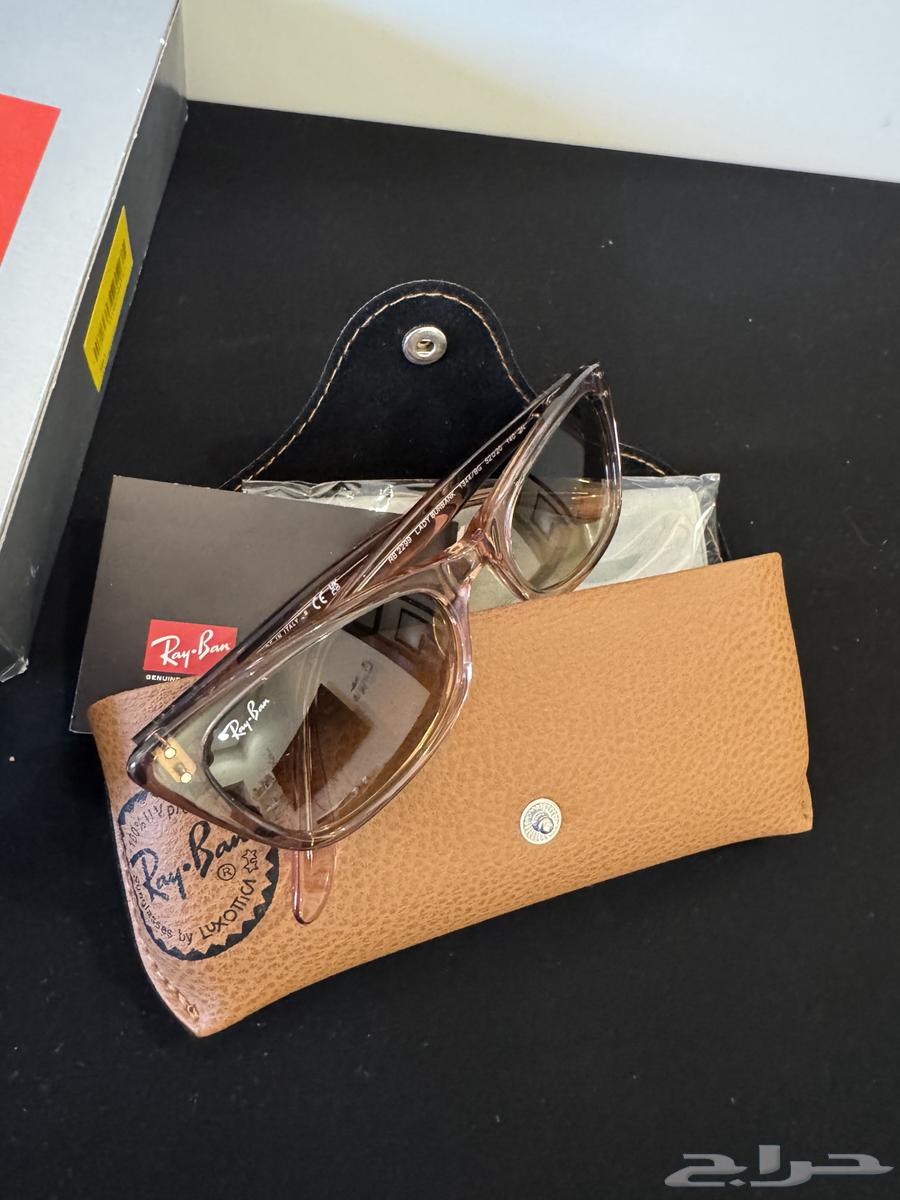نظارة شمسية نسائية RayBan ( جديدة لم تستخدم )64469028080771111