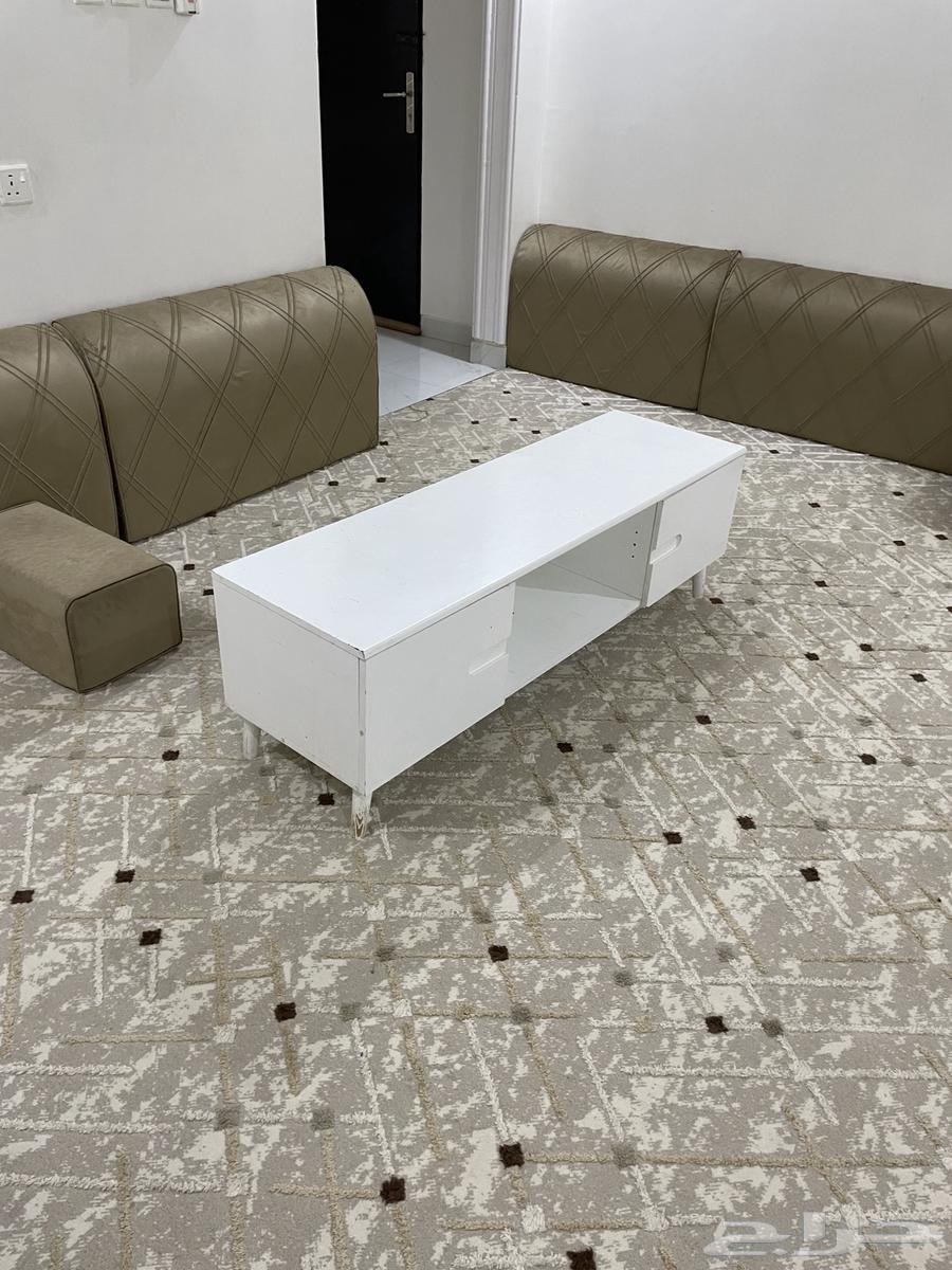 طاوله مستخدم للبيع الي في المهدية انا اجيبها لك مجانا64467522423554114