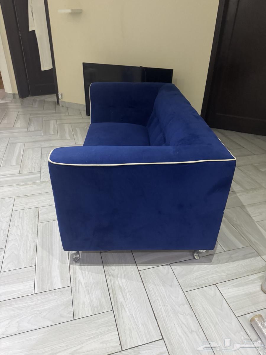 One window air conditioner size 18, one single sofa bed64466291509378114