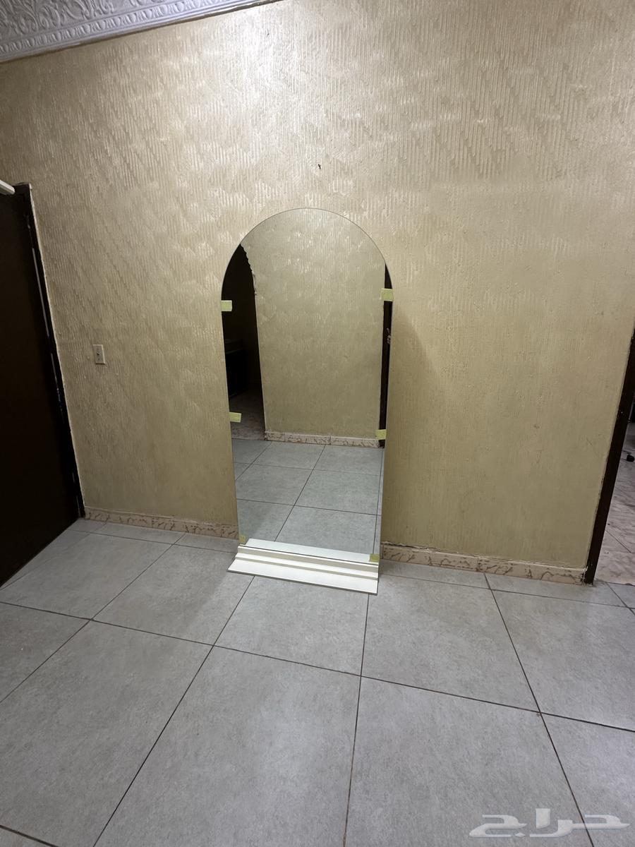 مراية شبه جديدة64470525436802113